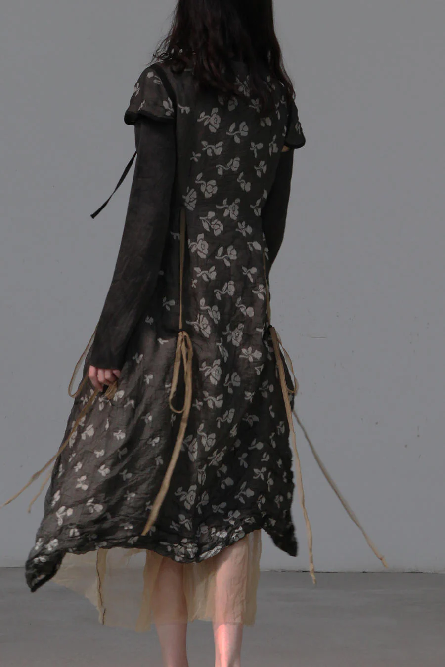 MUTEDANCE Embroidered Structure Sleeve Dress MD20SS-BLO37 - Image 4