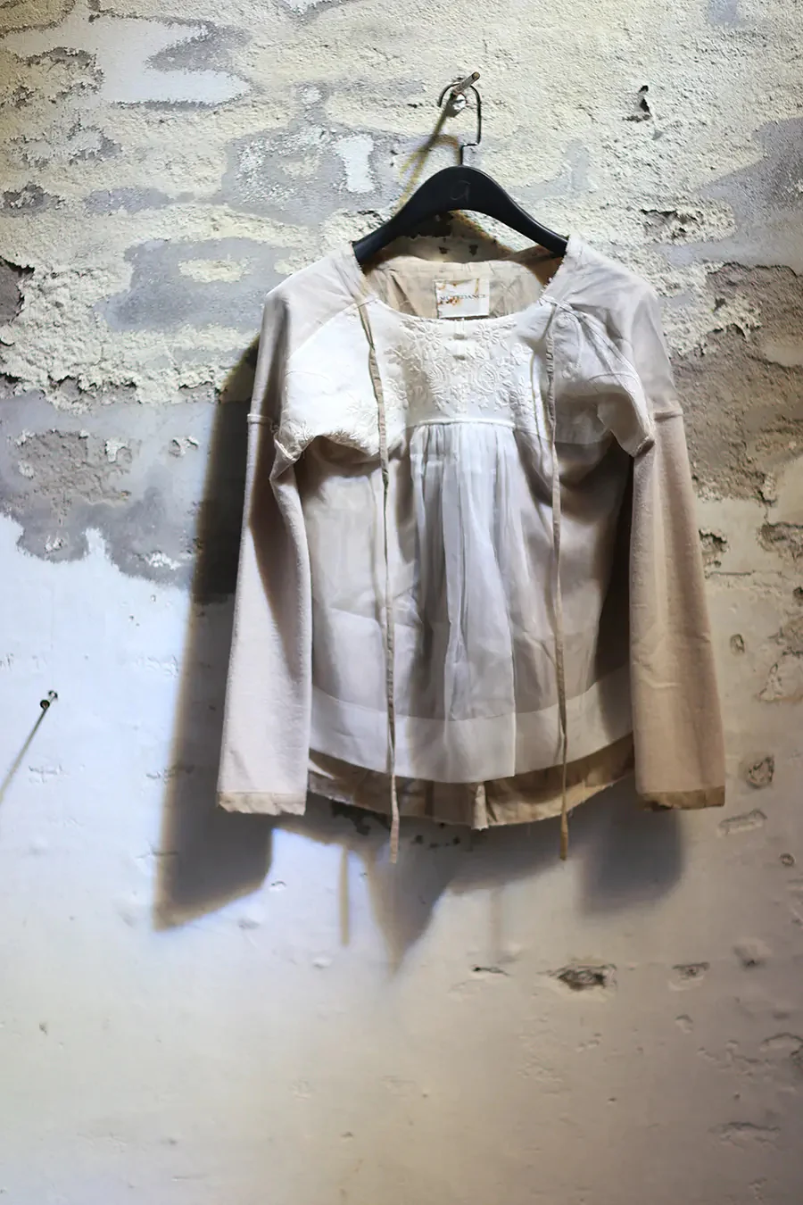 MUTEDANCE MD19FWTH01-1 Embroidered stitching lace-up top - Image 5