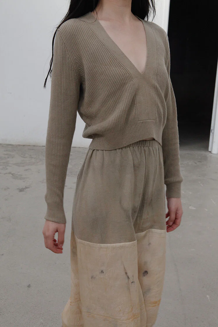 MUTEDANCE V-neck cashmere sweater MD21FW53 - Image 5