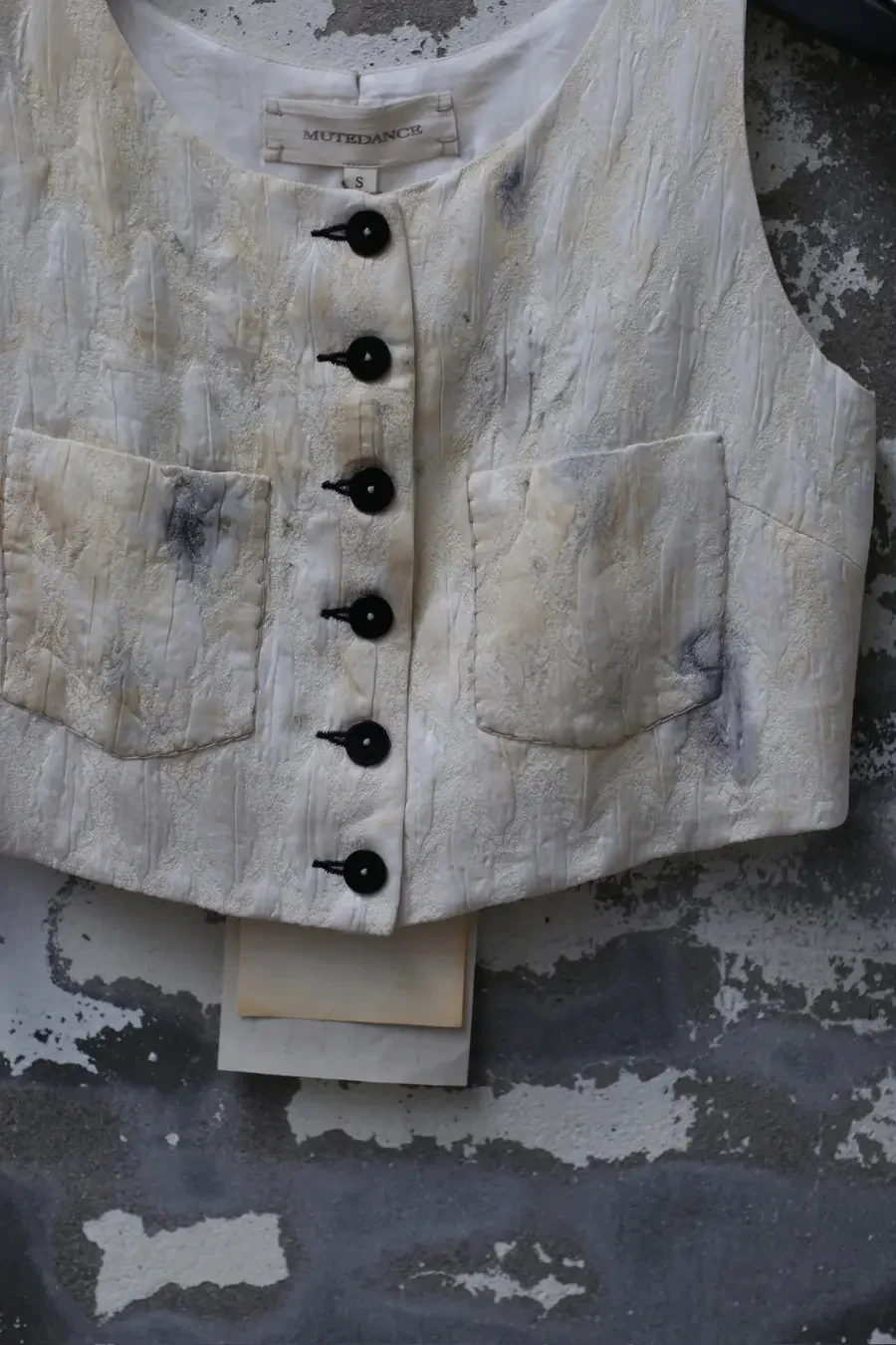 Mutedance 24 Spring/Summer Silk Button Vest MD-MD24SS51-HUIBAI hoary PM118 - Image 2