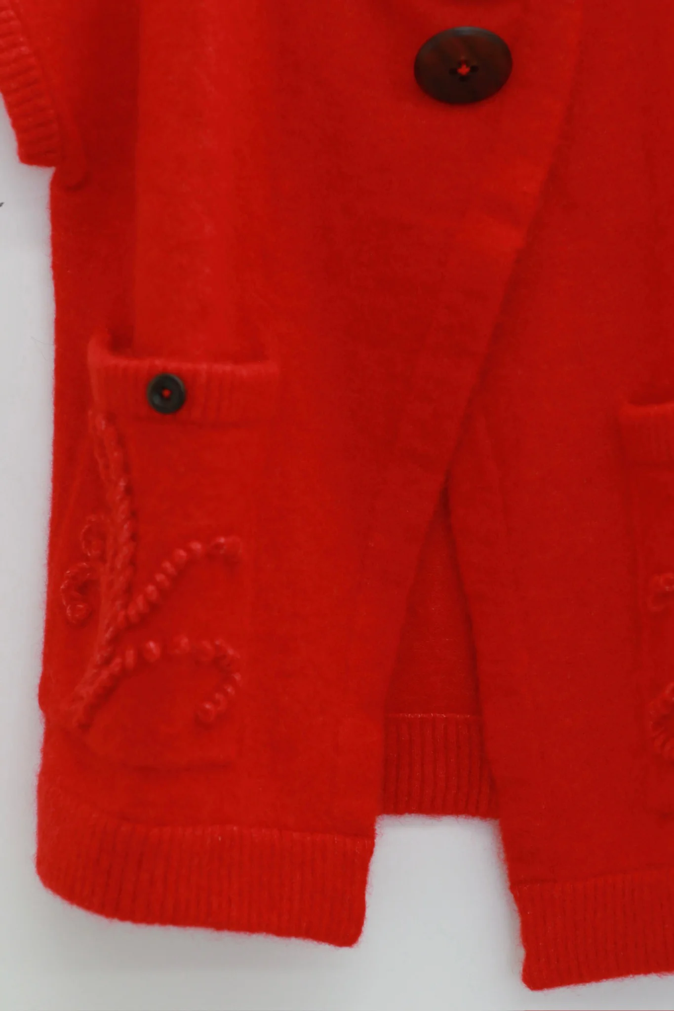 NAN KNITS 25 Autumn and Winter Three-dimensional Floral Slant-collar Vest NAN-N25AWVE05RED-HONG Red - Image 2