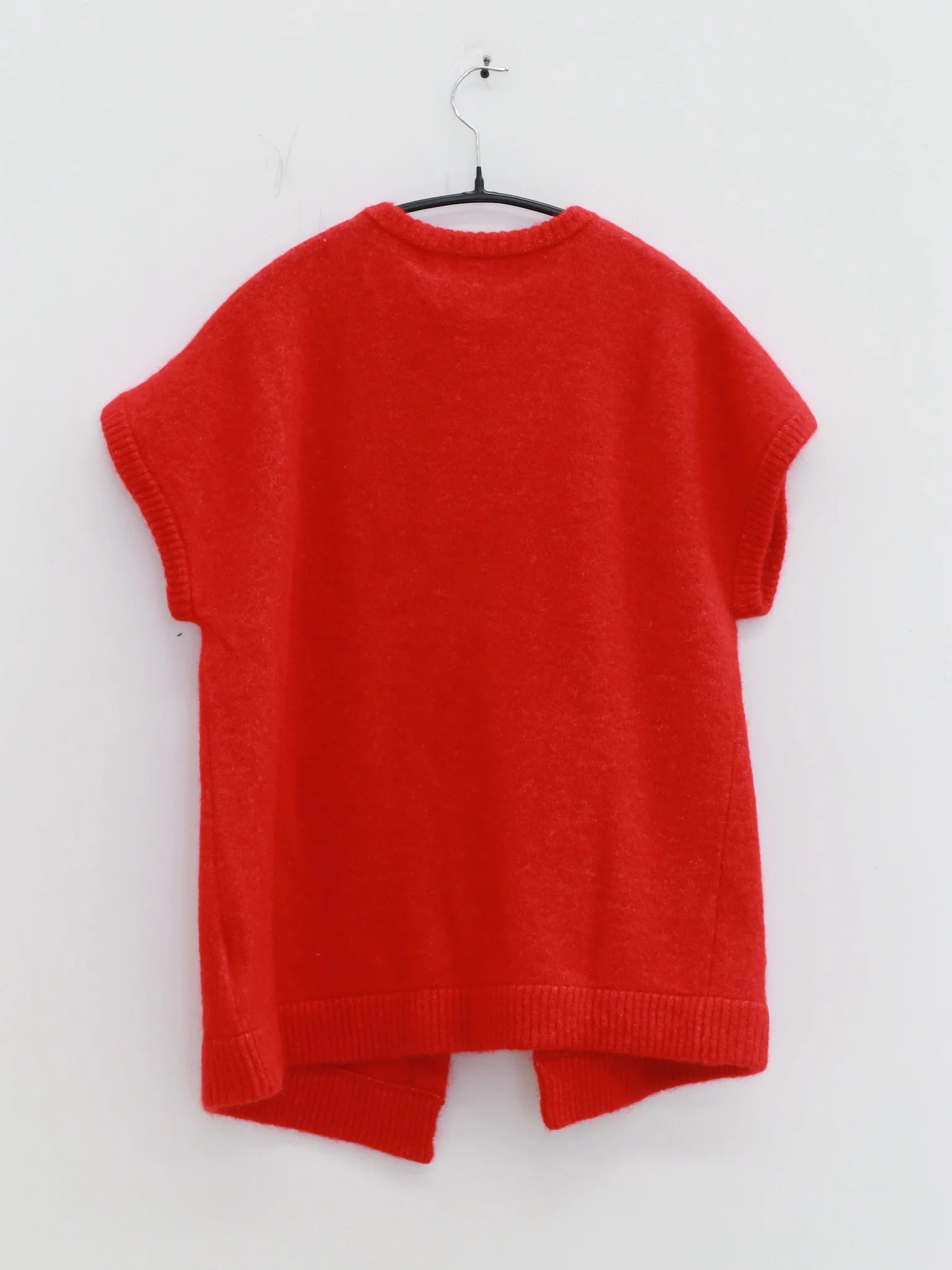 NAN KNITS 25 Autumn and Winter Three-dimensional Floral Slant-collar Vest NAN-N25AWVE05RED-HONG Red - Image 4