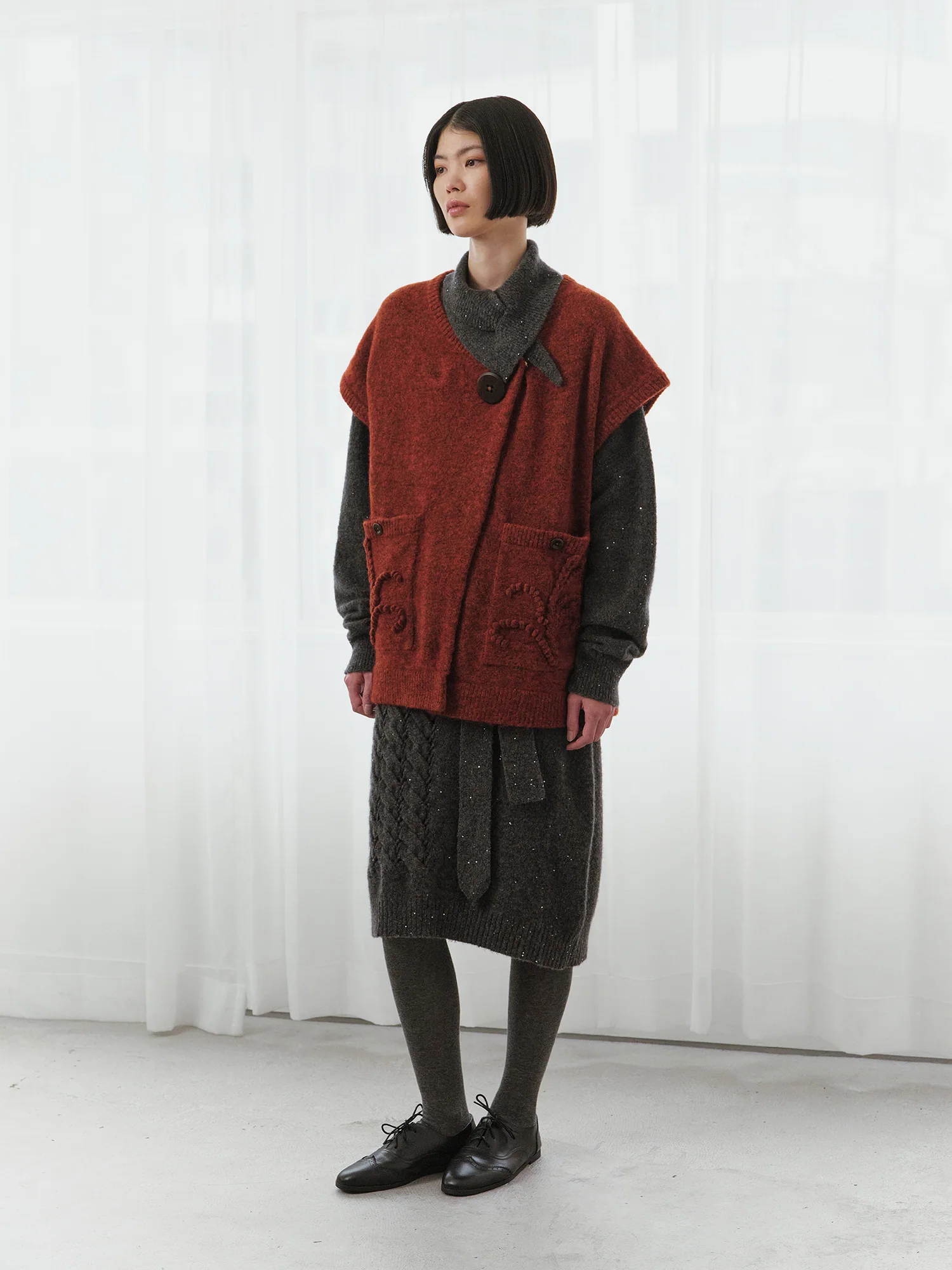 NAN KNITS 25 Autumn and Winter Three-dimensional Floral Slant-collar Vest NAN-N25AWVE05RED-HONG Red - Image 7