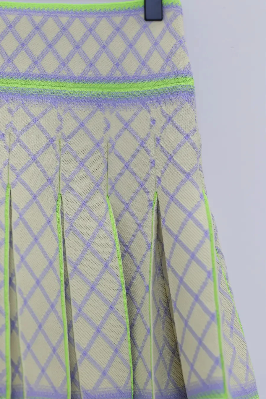 NAN KNITS gradient plaid skirt N24SSSK14-2GRE - Image 2