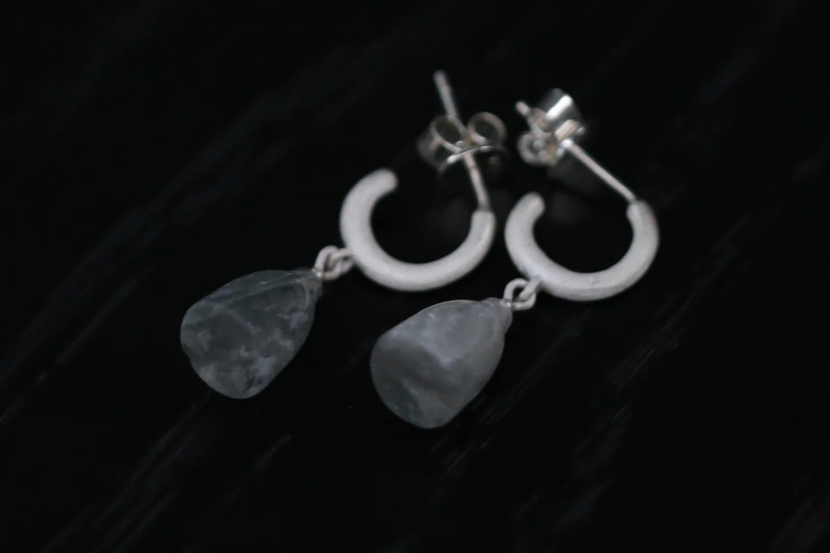 OLIO E ACETO 24 Autumn and Winter Melaleuca/Sterling Silver Smoky Quartz Bell Fruit Earrings OLIO-OA11E01-HUIYIN Gray/Silver - Image 2