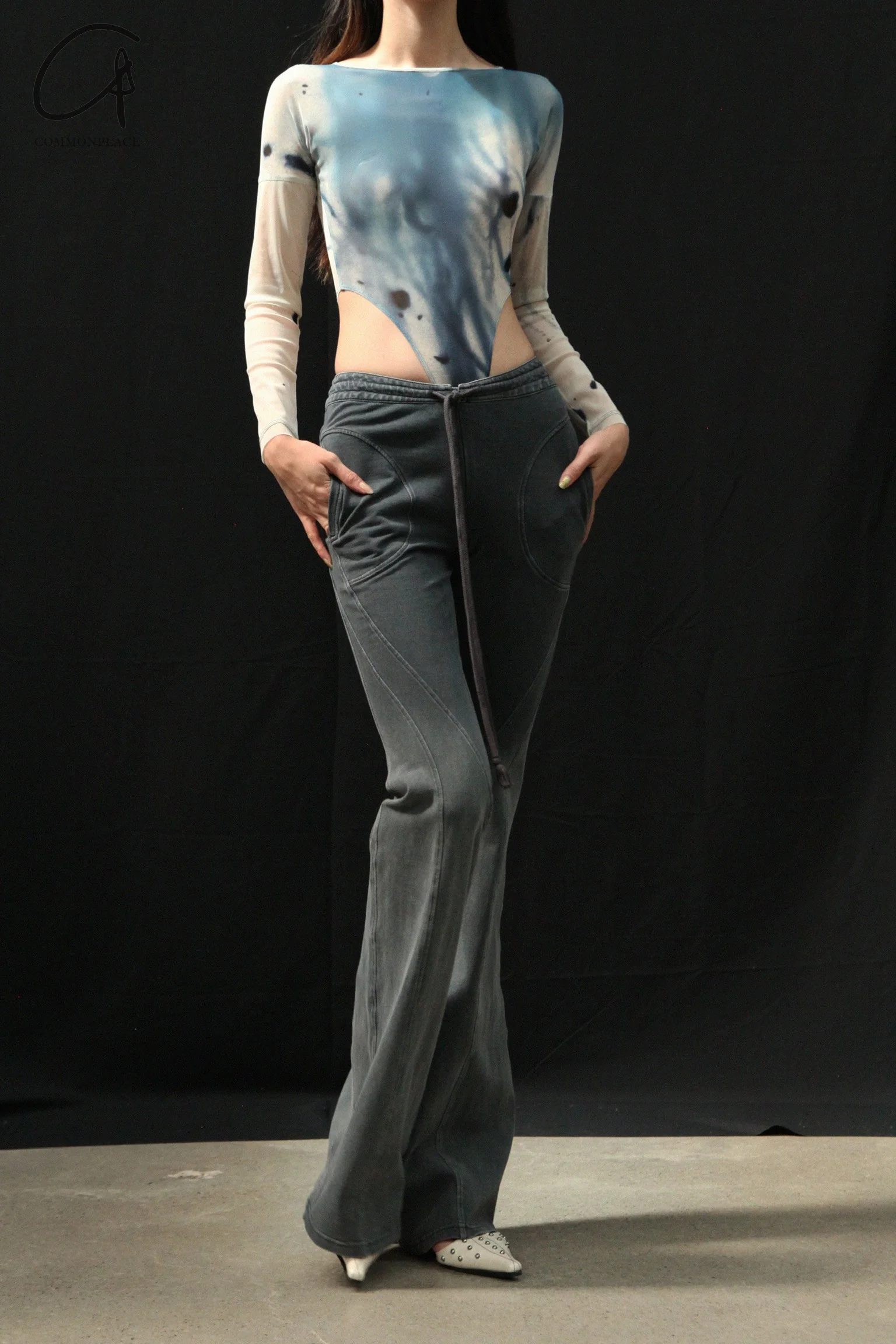OUDE WAAG 24 autumn and winter abstract print jumpsuit OW-24AW-BD01P2BU061-LB blue and white - Image 2