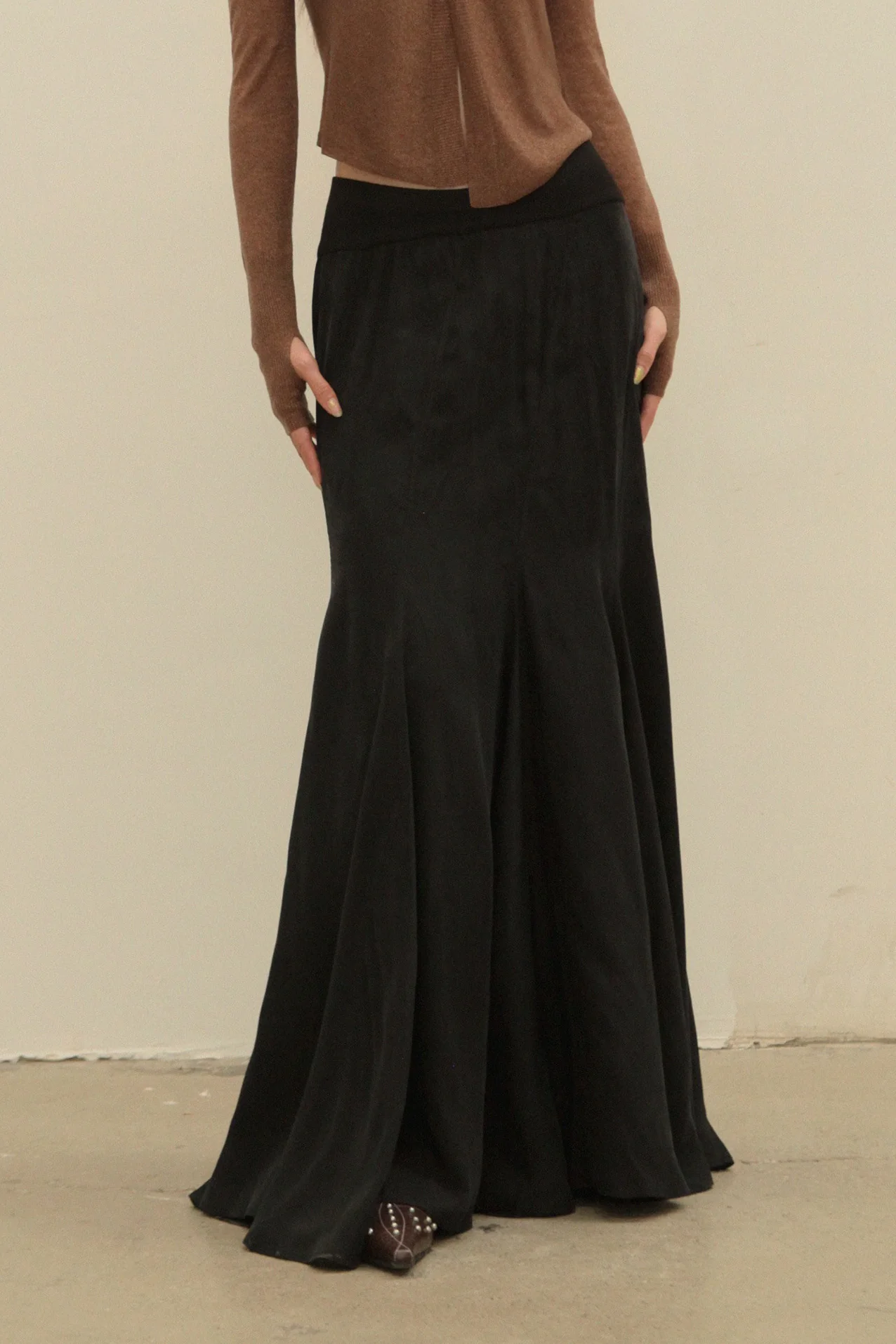 OUDE WAAG 24 Autumn and Winter Splicing Cupro-Ammonium Silk Fishtail Skirt Series OW-24AW -SK15C2BL900-HEI Black OW-24AW -SK15 - Image 12