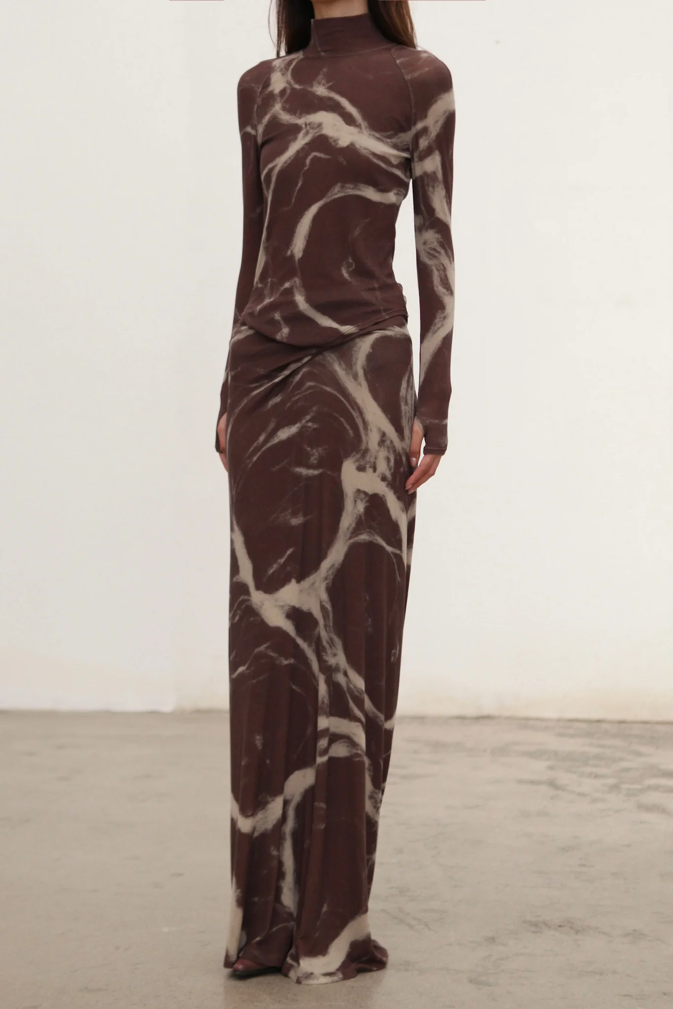 OUDE WAAG 25 Autumn and Winter Raglan Sleeve Ribbed Top OW-OW-25AW-TP07-ZHYH Brown and Gray Print - Image 2