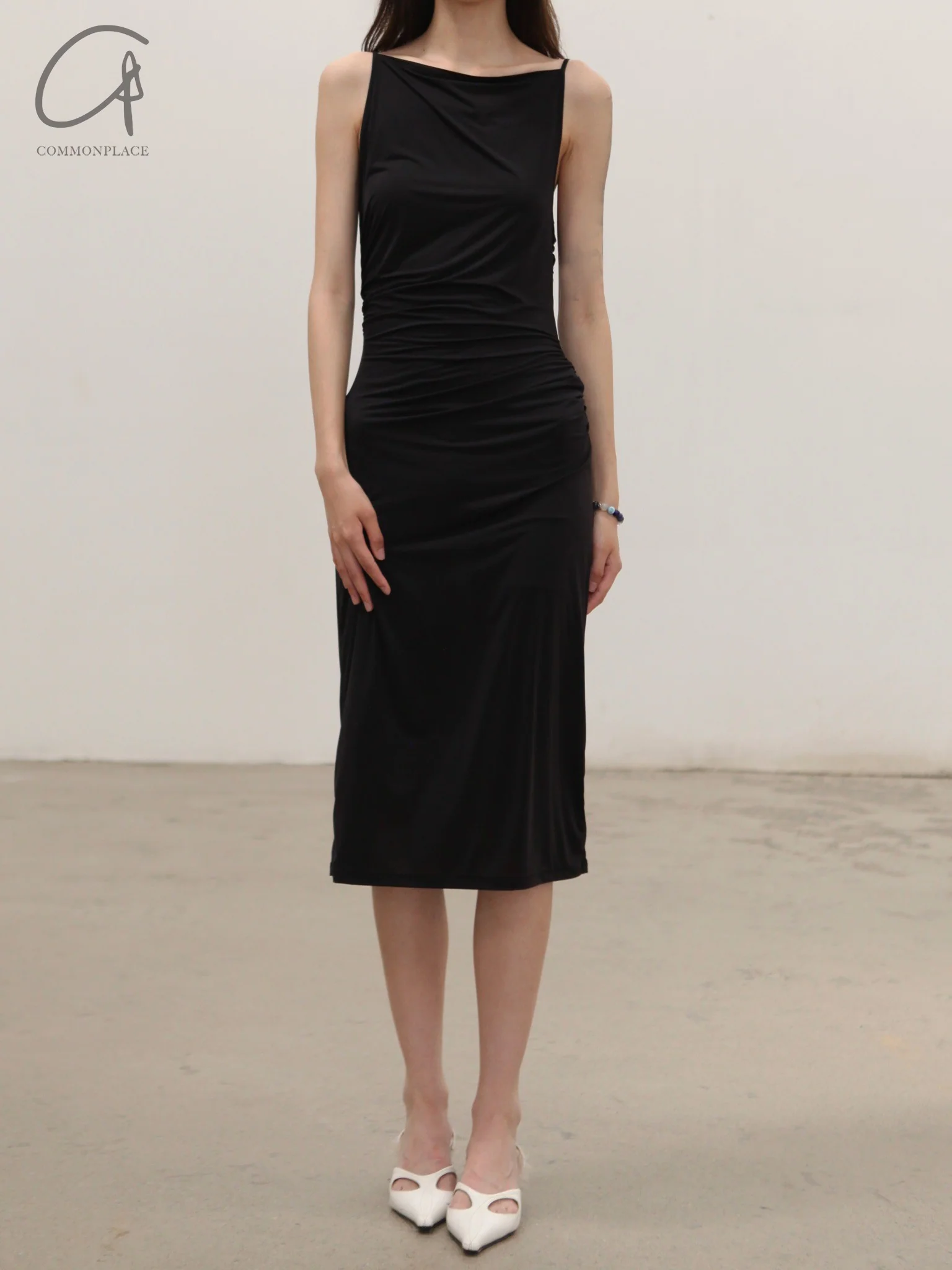 OUDE WAAG 25 Early Autumn One-shoulder pleated dress OW-OW-25PF-DS19P1BL900-HEI Black - Image 3