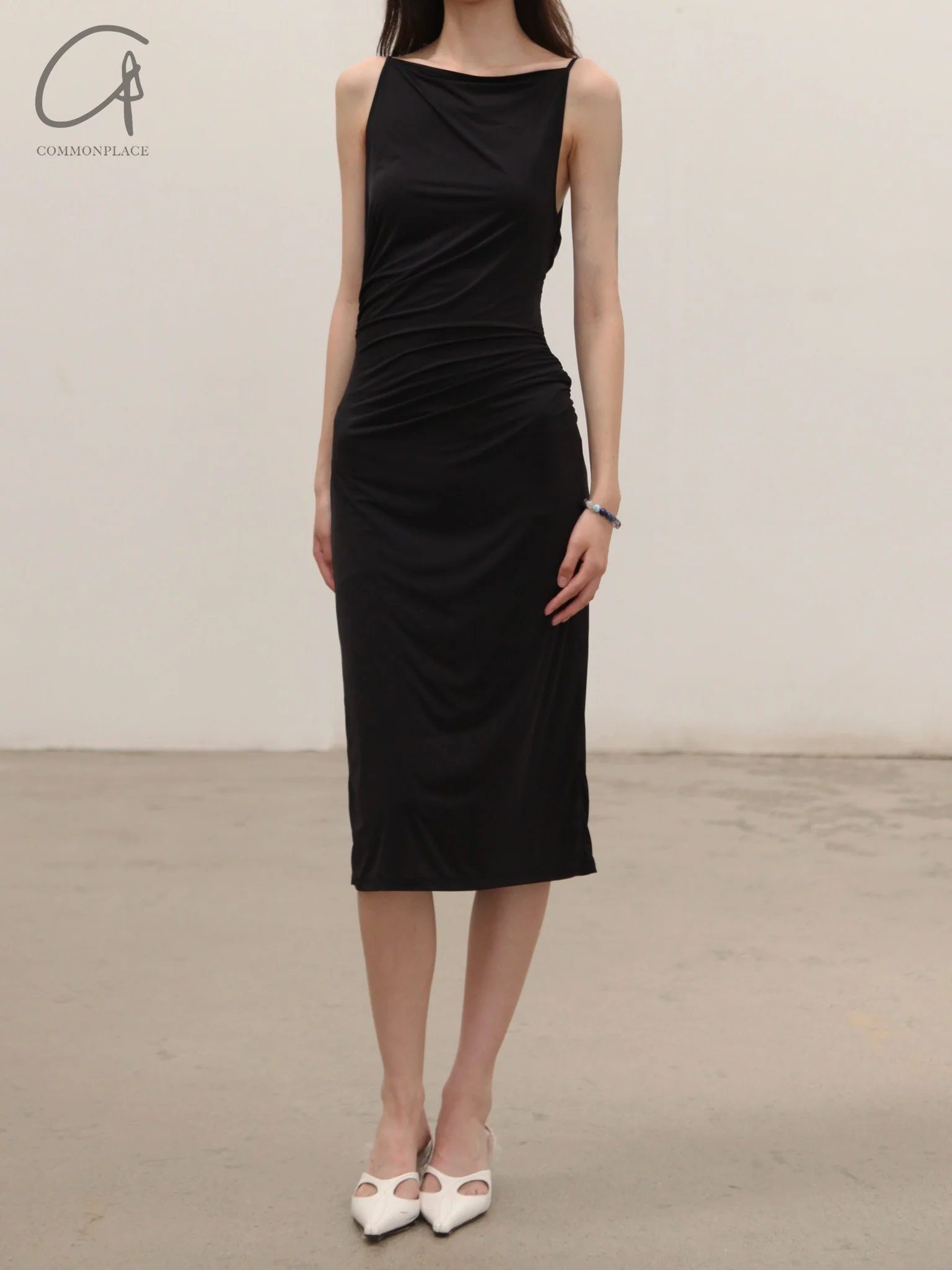 OUDE WAAG 25 Early Autumn One-shoulder pleated dress OW-OW-25PF-DS19P1BL900-HEI Black - Image 4