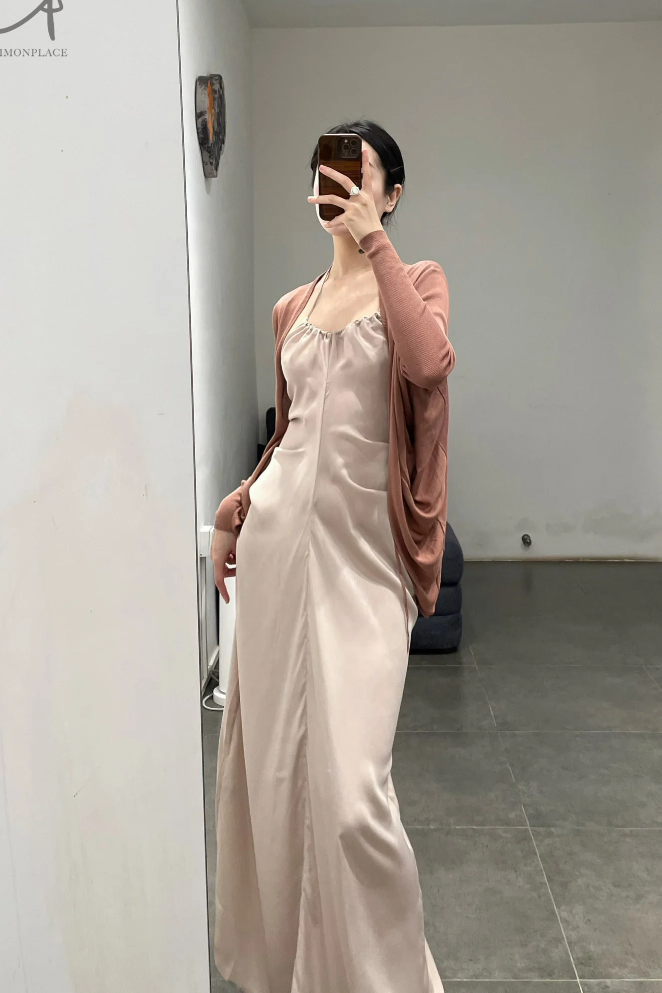 OUDE WAAG hanging halter dress OW-24SS-DS16-MIHUI beige gray - Image 9