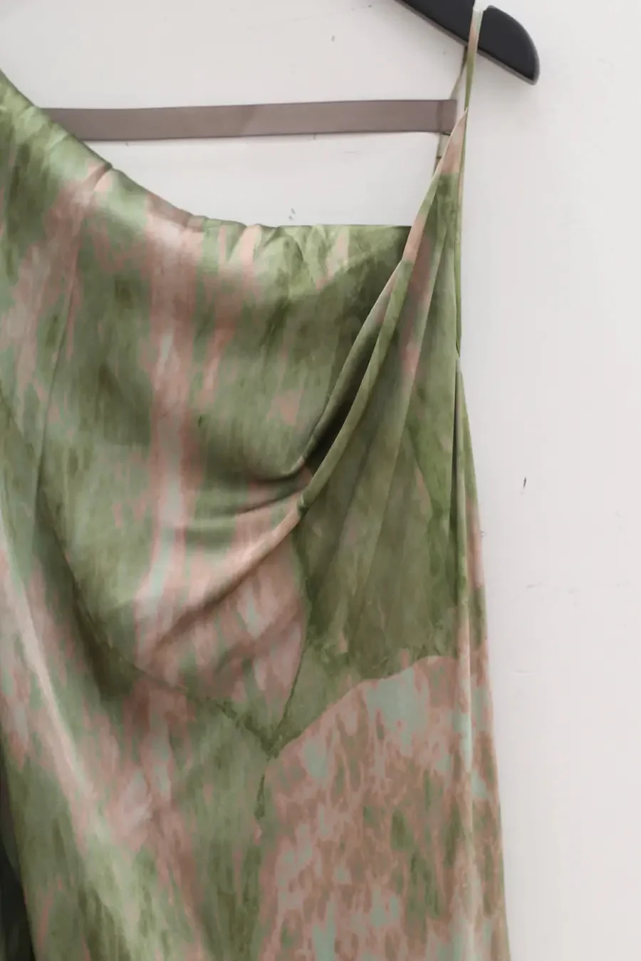 OUDE WAAG Swing Neck Open Back Print Dress OW-23AW-DS05P2GR052 Green Pink Print (OW-23AW-DS05) - Image 5