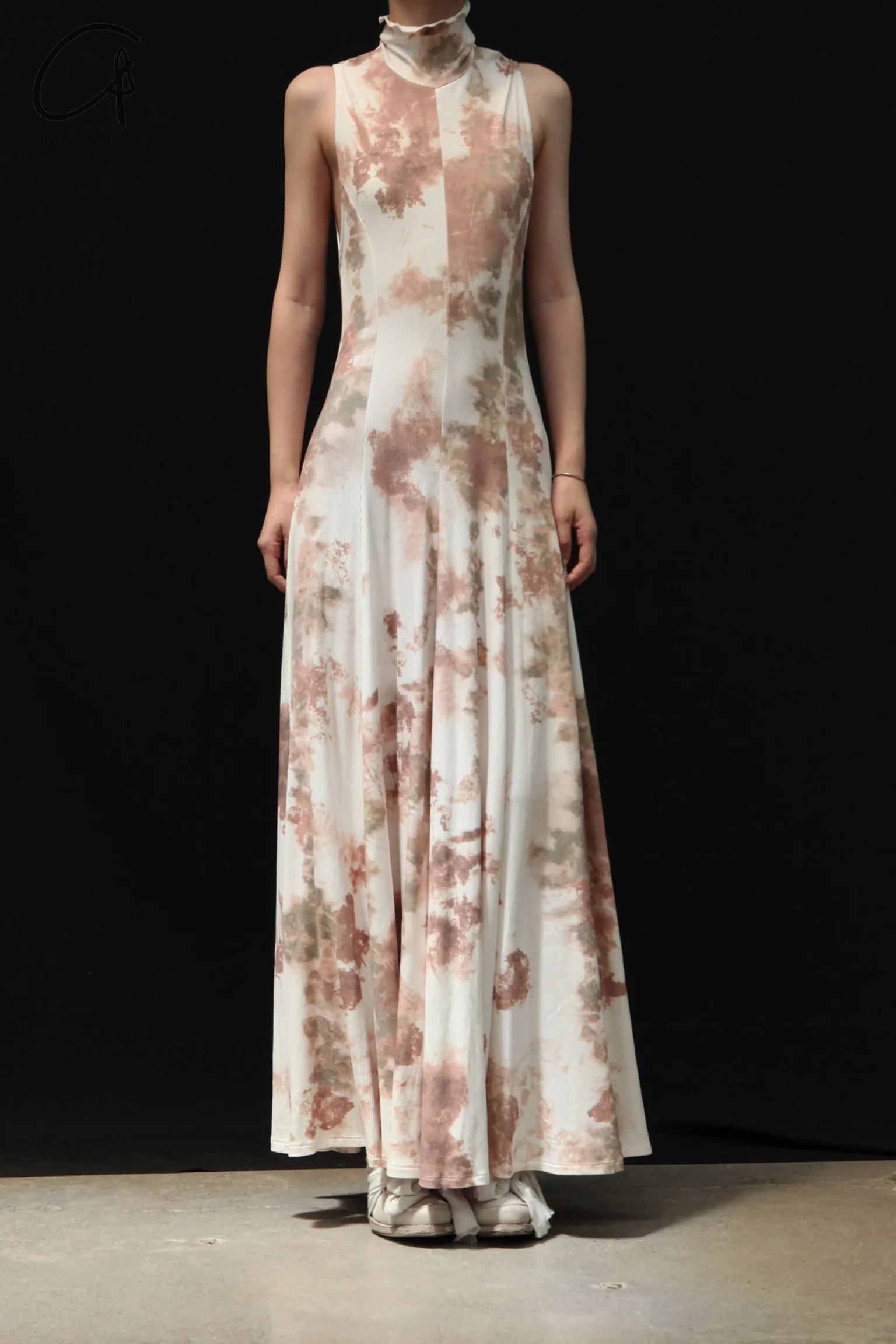 Peng Tai 24 Autumn and Winter Printed Backless Floral Long Dress PT-PTW24C05-1 - Image 3