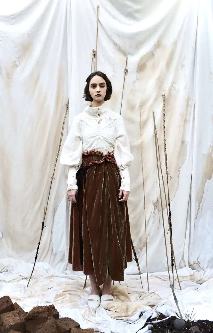 Peng Tai Velet skirt W20058 - Image 13