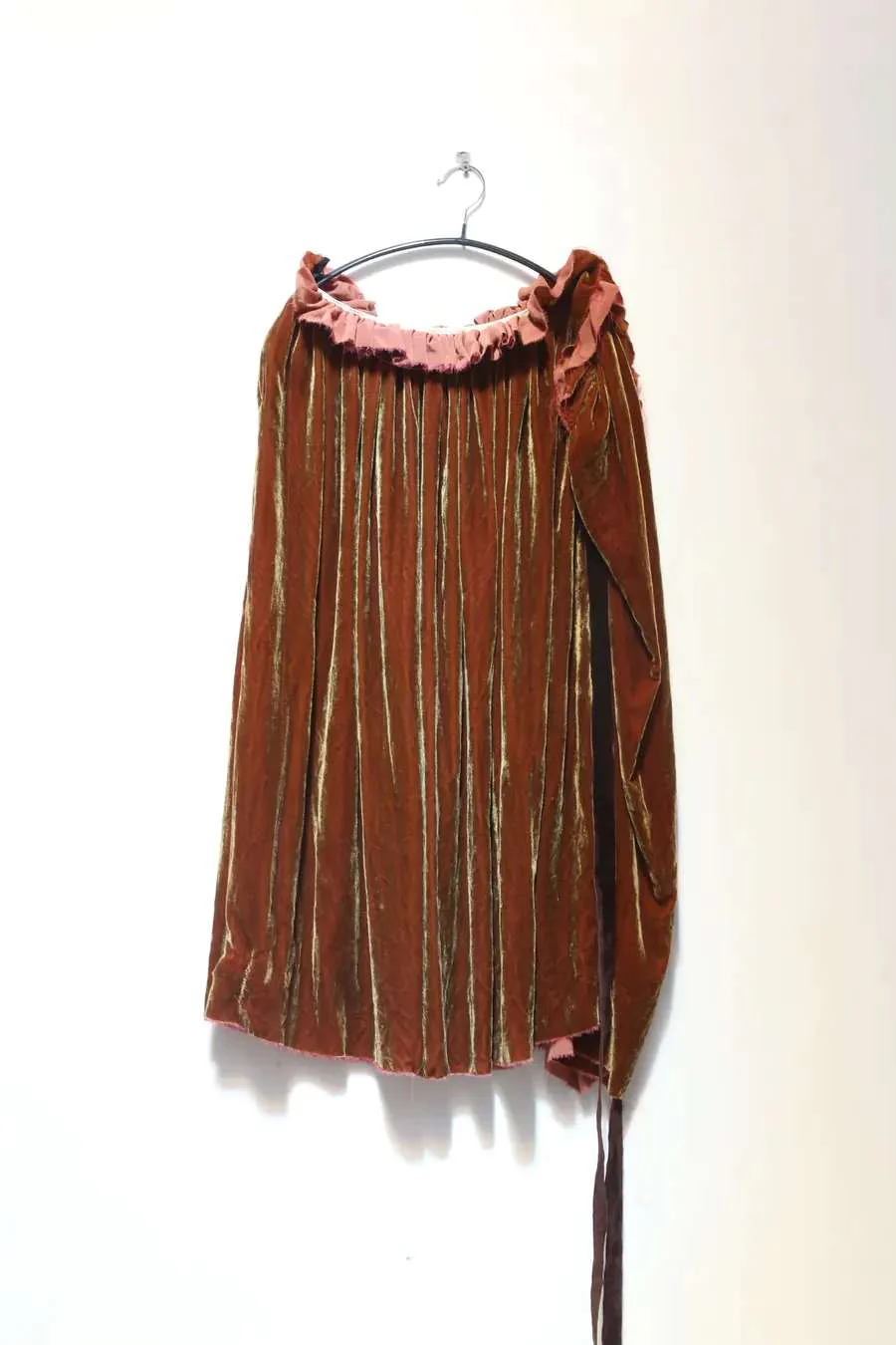 Peng Tai Velet skirt W20058 - Image 16
