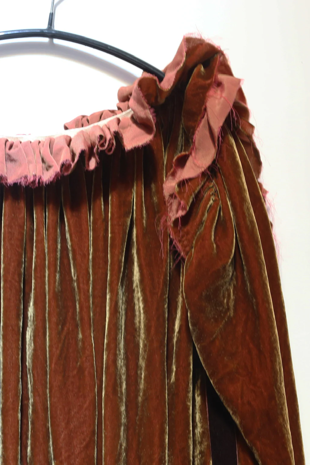 Peng Tai Velet skirt W20058 - Image 6