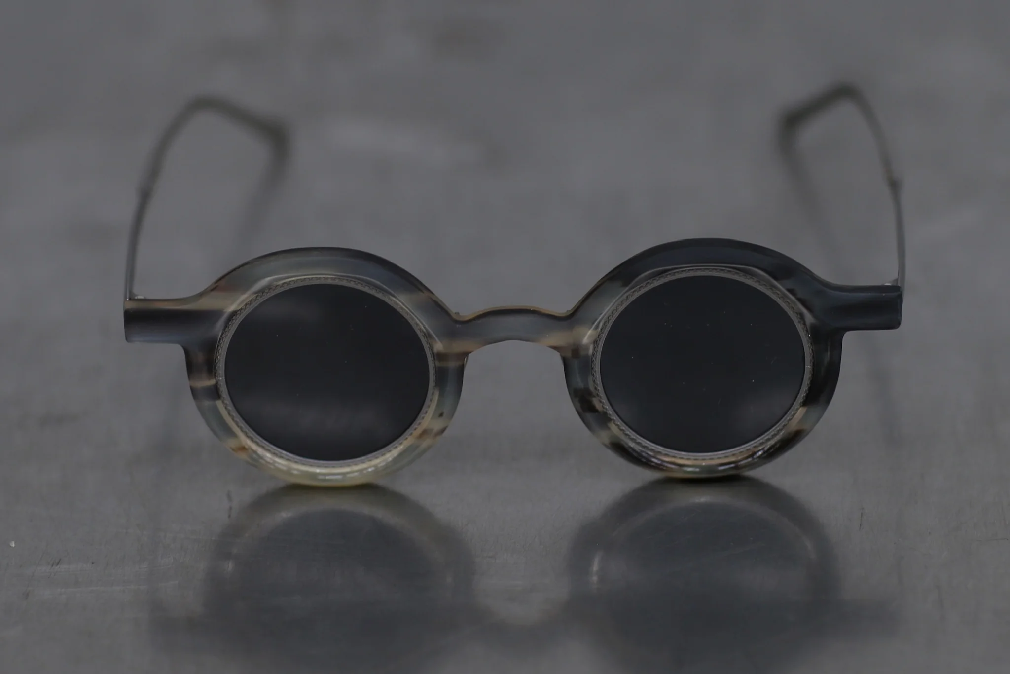 Rigards RG1062 Series Titanium Alloy Natural Horn Glasses RG-RG1062-MCYGHHP Camouflage Matte Dark Gray Lenses - Image 2