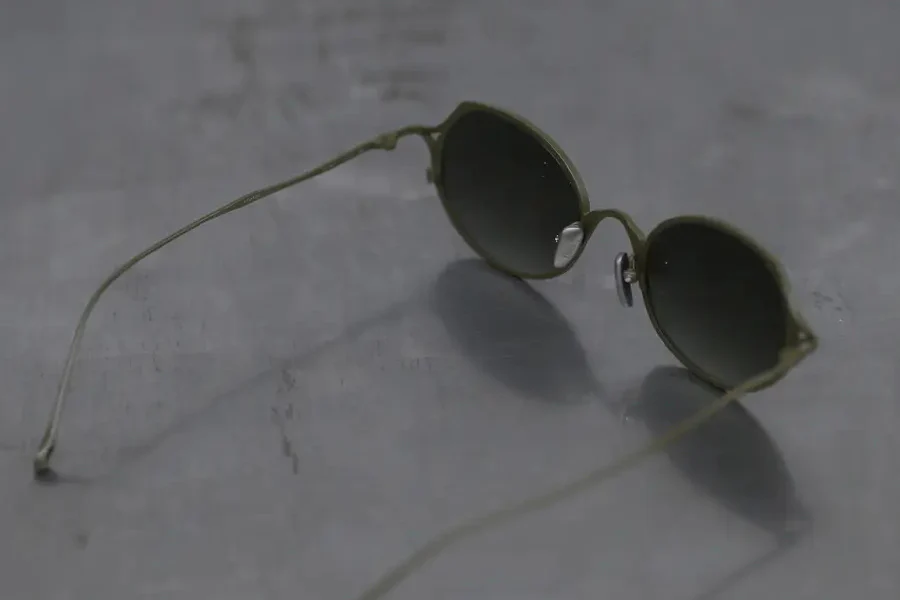 Rigards RG1090TI Series Beta Titanium Hand Polished Glasses RG-RG1090TI-GLKYGLP Olive Frame Matte Green Lenses - Image 4