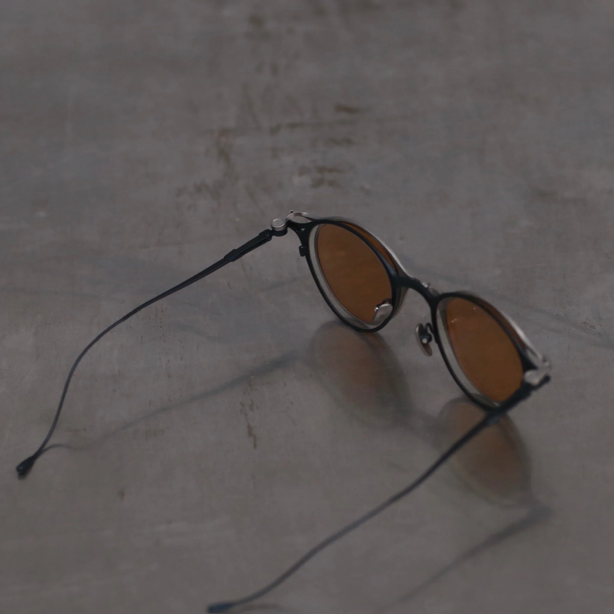 Rigards RG1038 Series Collection Detachable Double-Layer Plain Sunglasses RG-RG1038TI-ANGTJSSWY Dark Frame/Antique Titanium Frame + Transparent Lenses/Salmon Lenses - Image 5