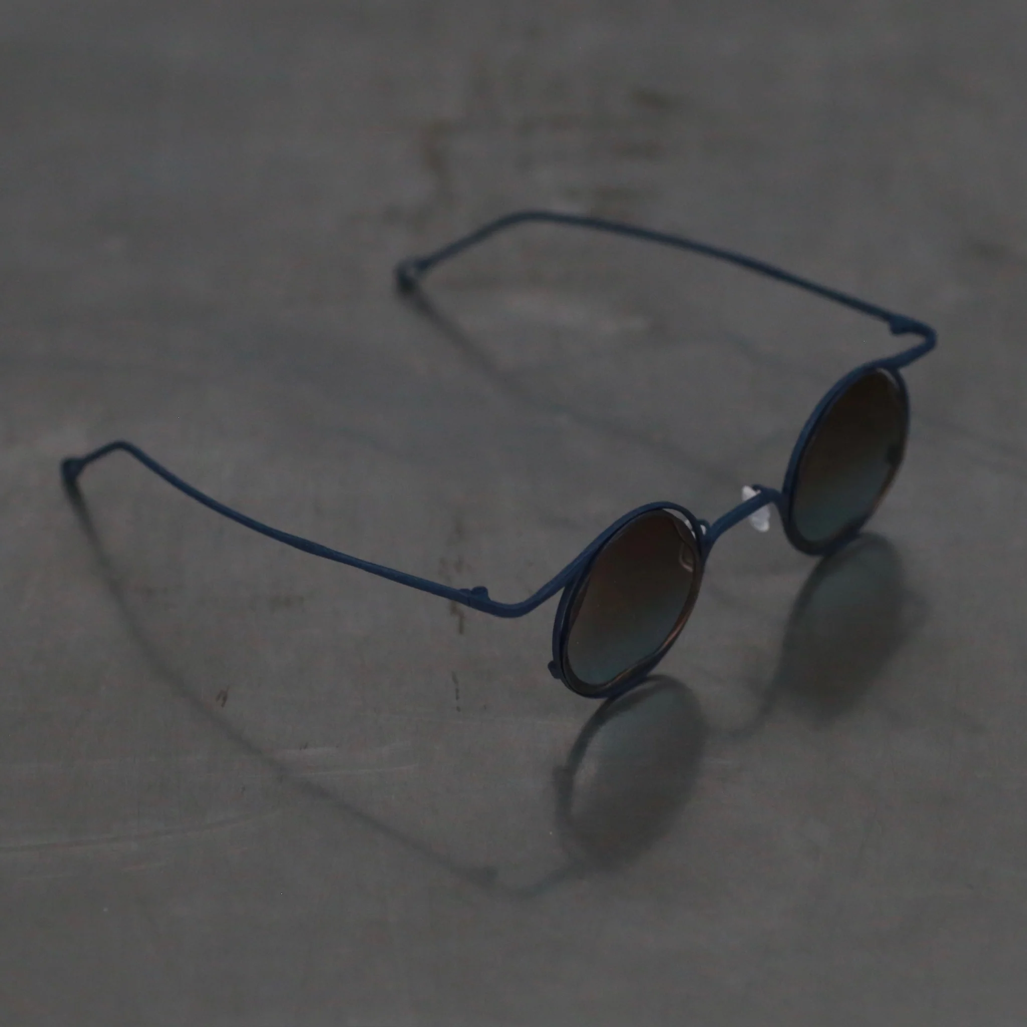 Rigards RG1078TI series titanium shaped frame sunglasses RG-RG1078TI-WYHQTKQTL Midnight black x bronze frame with bronze blue lenses - Image 3