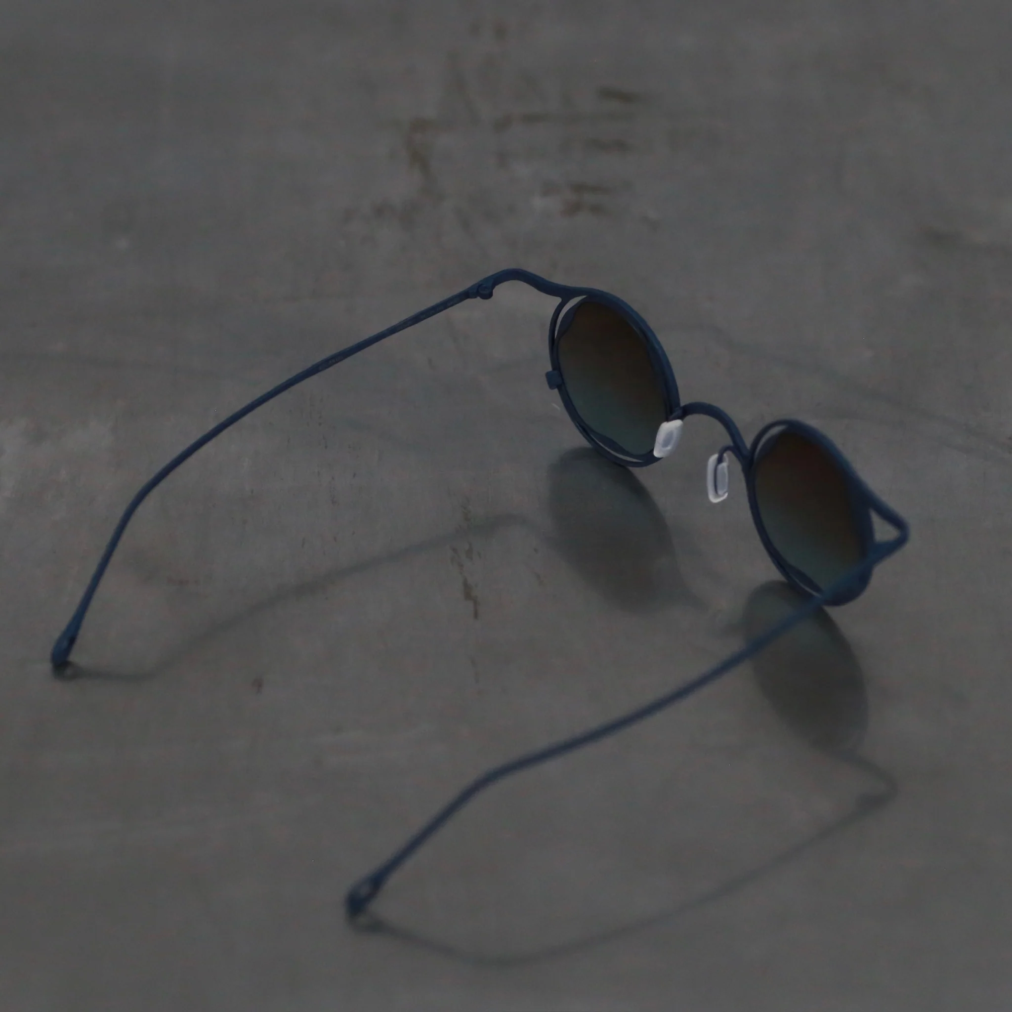 Rigards RG1078TI series titanium shaped frame sunglasses RG-RG1078TI-WYHQTKQTL Midnight black x bronze frame with bronze blue lenses - Image 4