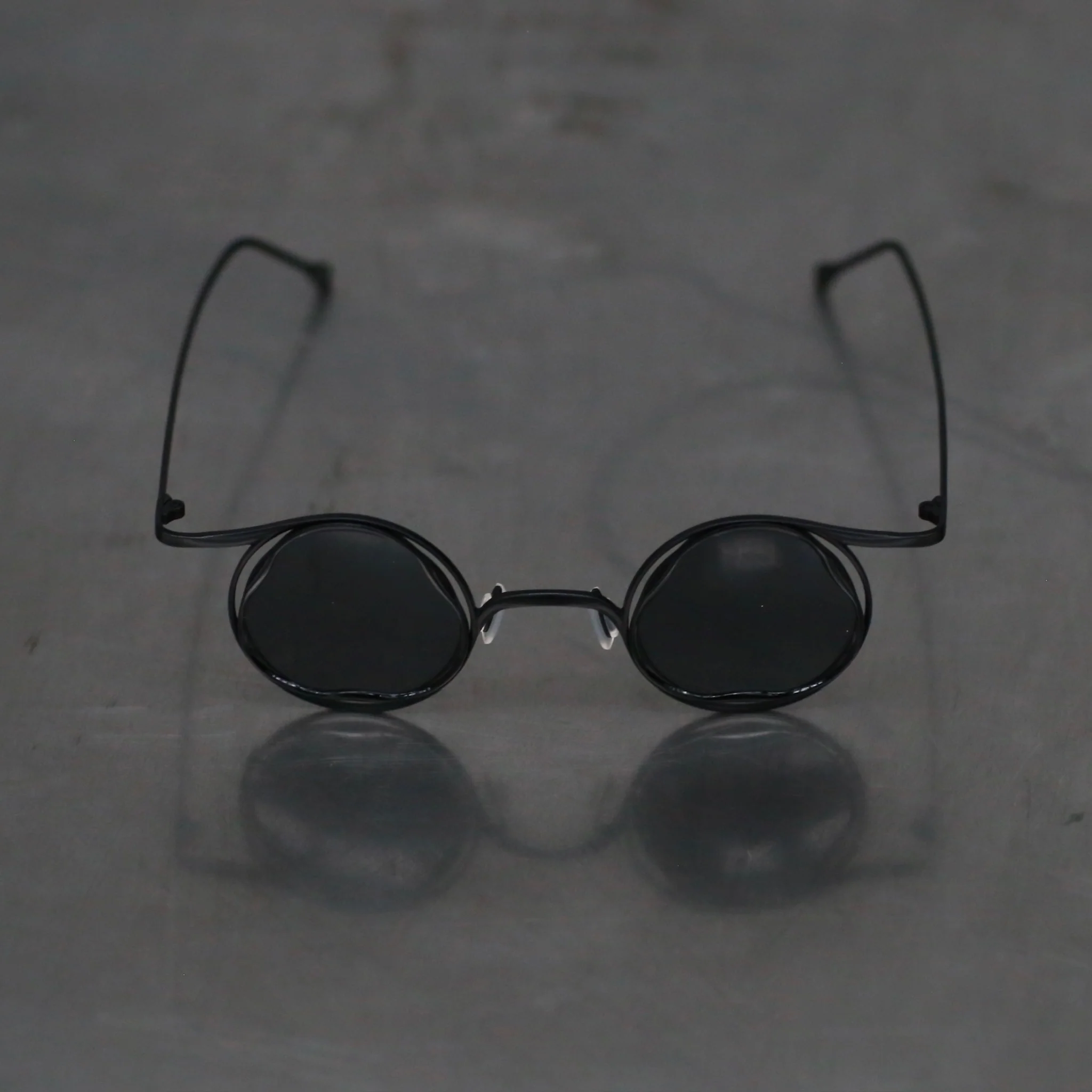 Rigards RG1078TI series titanium special-shaped frame sunglasses RG-RG-RG1078TI-HKSHP black x black frame dark gray lenses - Image 2