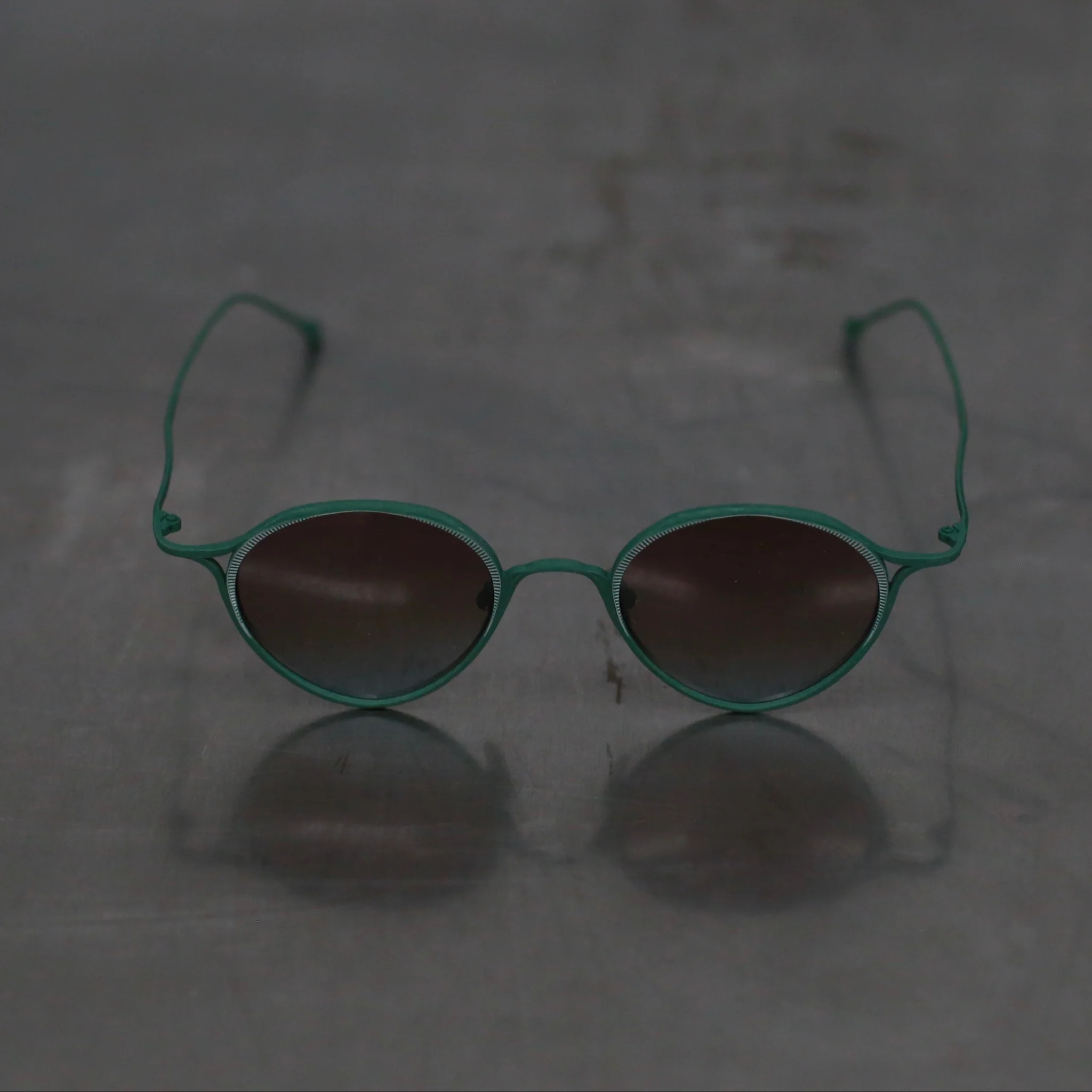 Rigards RG1093TI Series Beta Titanium Sunglasses RG-RG1093TI-HKSH Dark Green x Silver Frame with Gunmetal Blue Lenses - Image 2