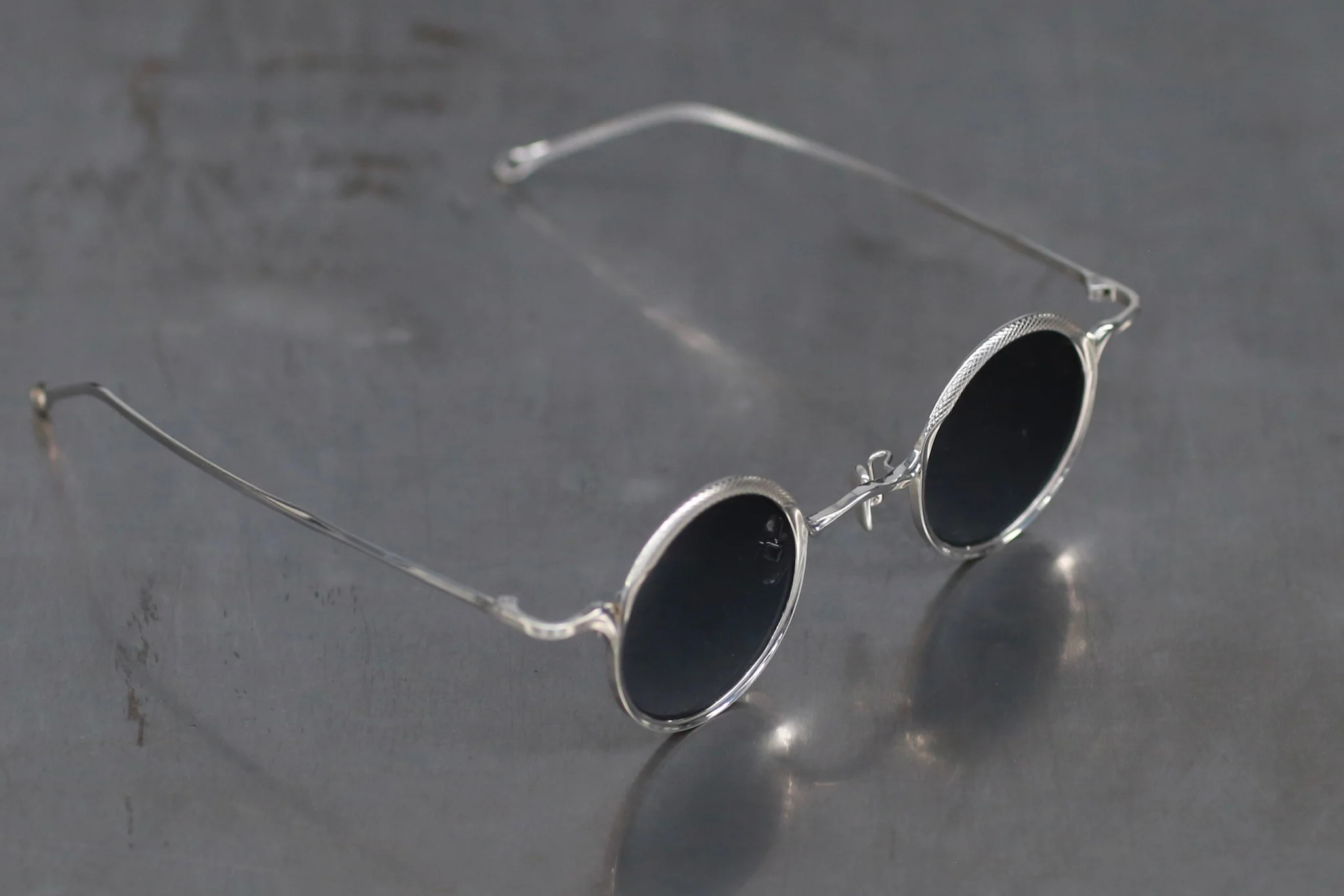 Rigards RG1099AG Series 925 Sterling Silver Round Frame Sunglasses RG-RG1099AG-CYH-F Sterling Silver Frame Grey Lenses - Image 3
