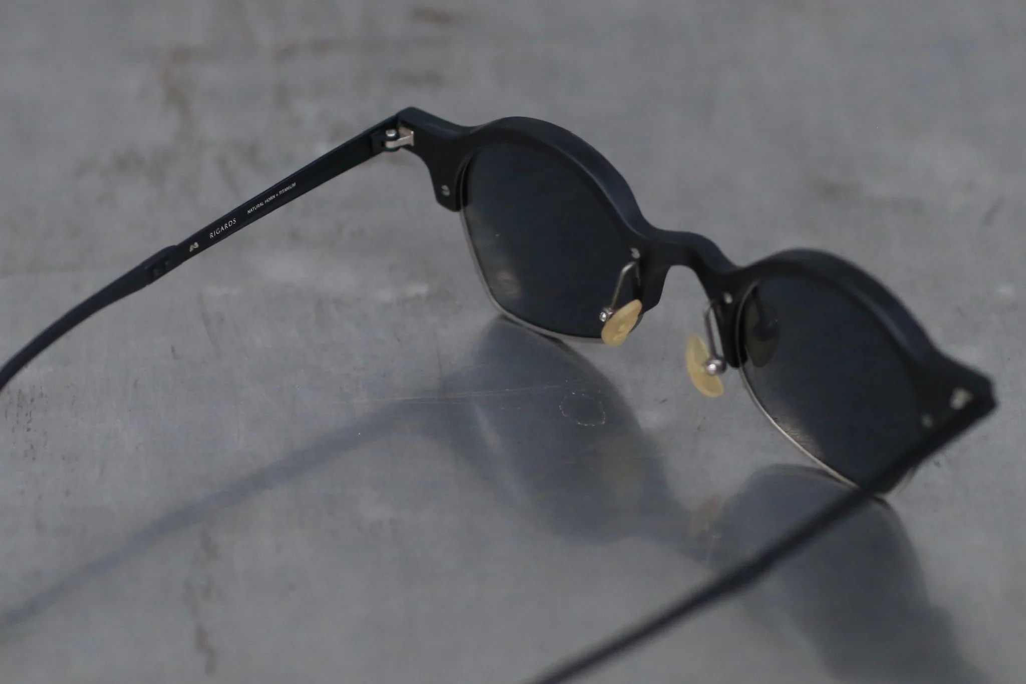 Rigards RG1928 series natural buffalo horn wire cutting high degree handmade glasses RG-RG1928-HBSHP black and white dark gray lenses - Image 4