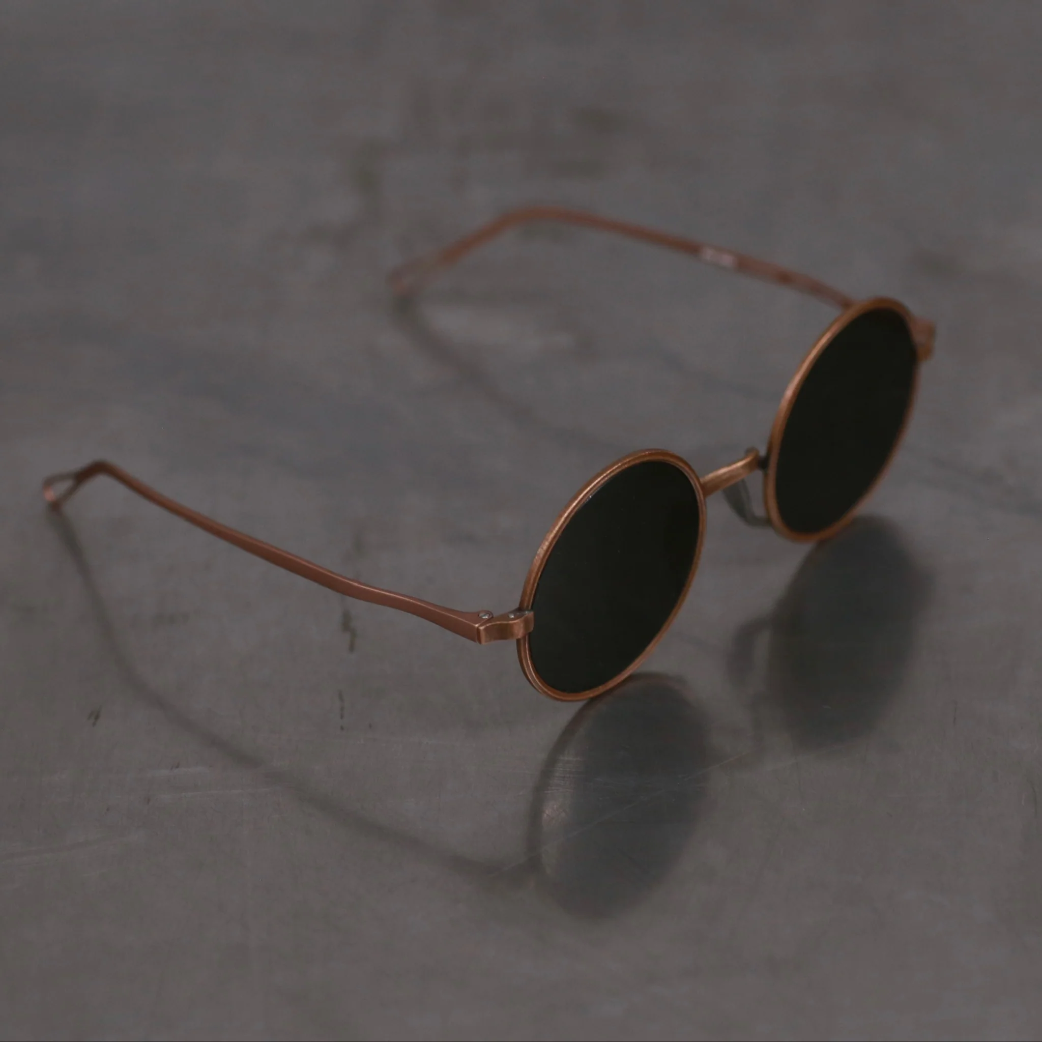 Rigards x UMA WANG RG00UW5 Collection Round Frame Handmade Eyeglasses RG-RG00UW5-HKSL Red Frame Dark Green Lenses - Image 3