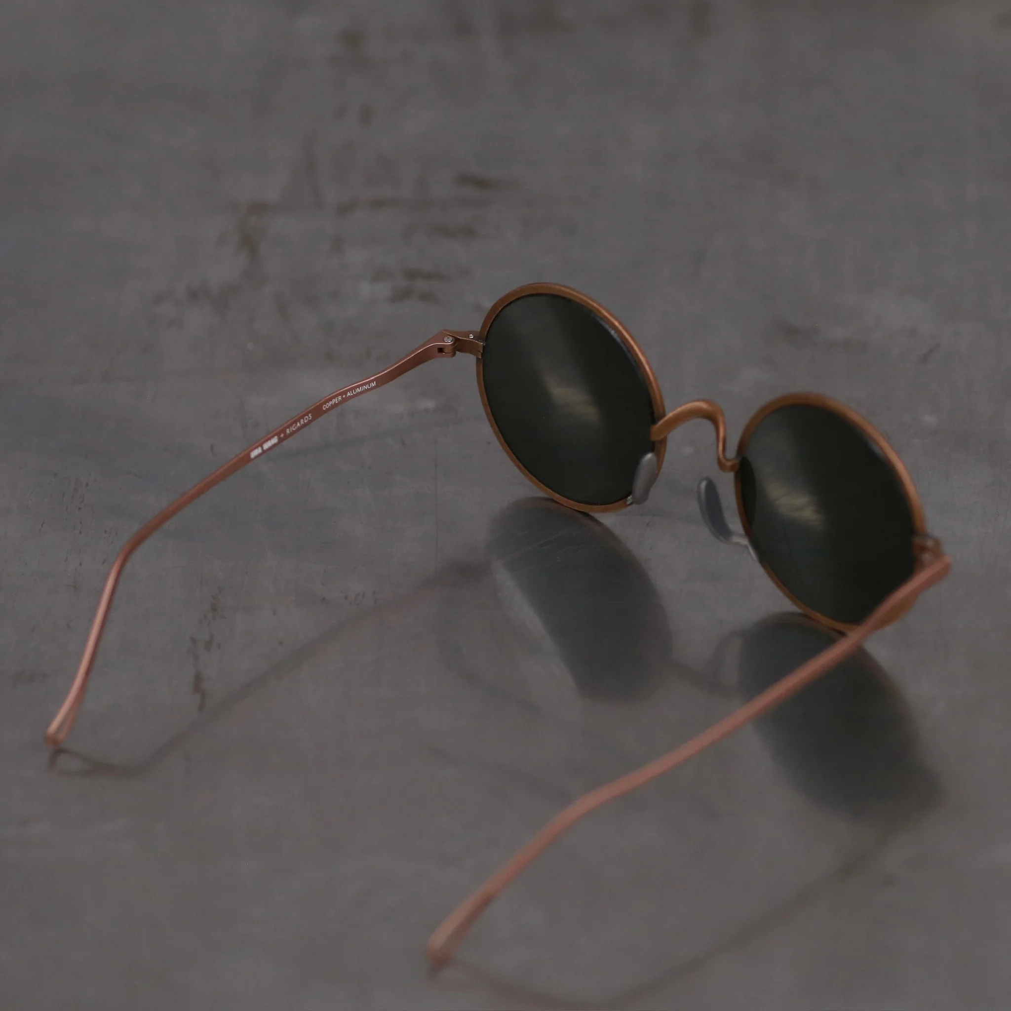 Rigards x UMA WANG RG00UW5 Collection Round Frame Handmade Eyeglasses RG-RG00UW5-HKSL Red Frame Dark Green Lenses - Image 4