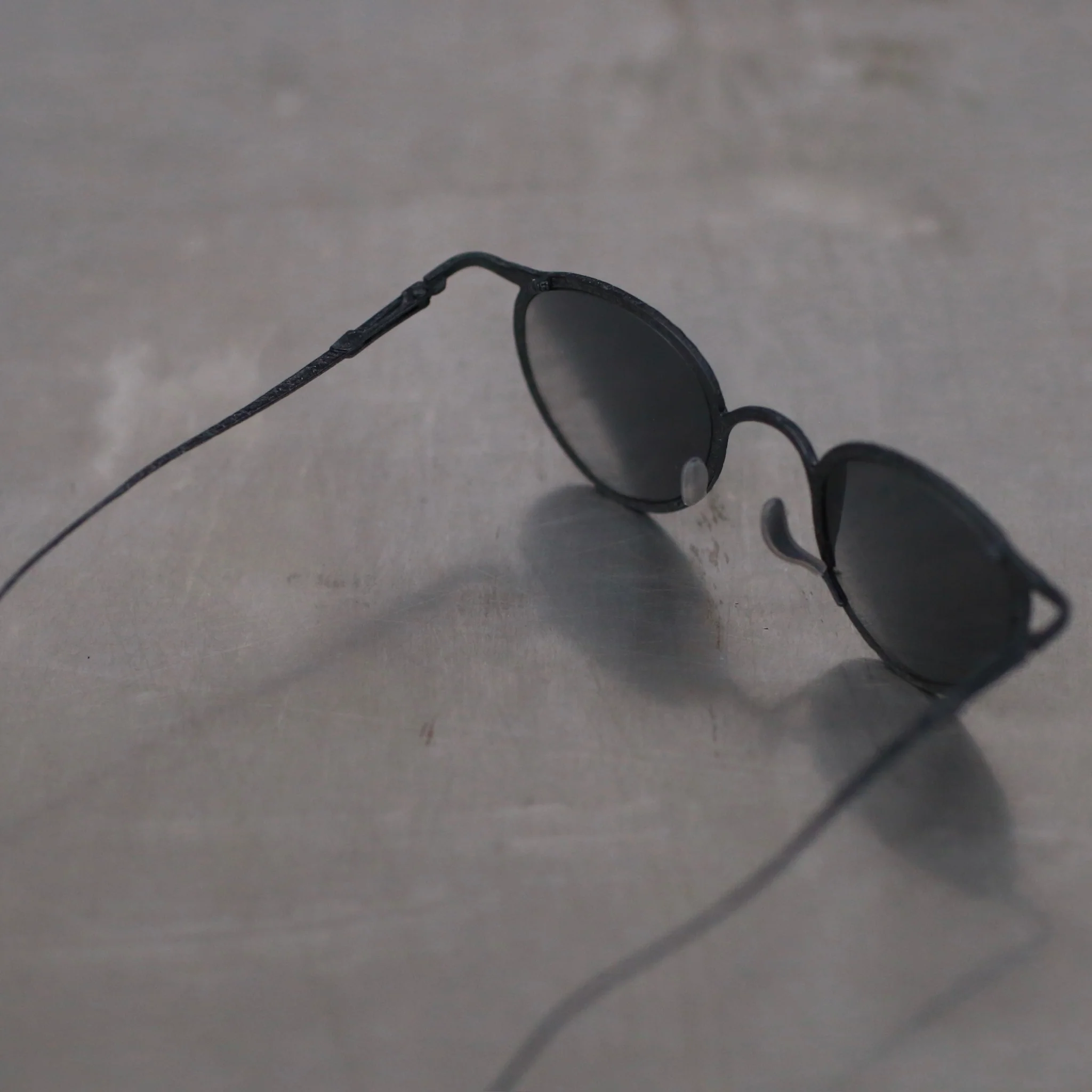 Rigards X ZIGGY CHEN joint RG1939ZC relief frame glasses RG-RG1939ZC-GHSH antique black frame dark gray lenses - Image 4