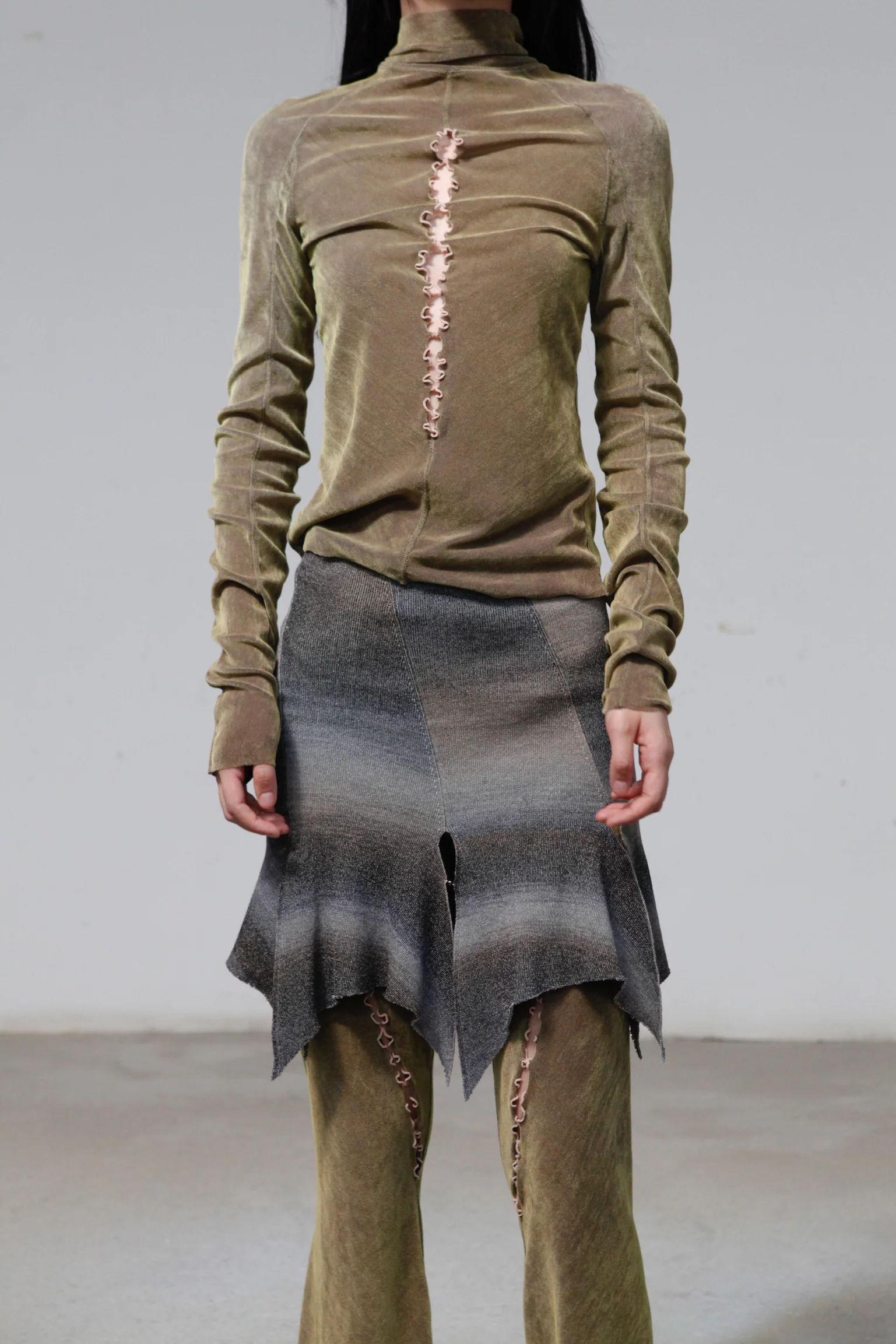 RUI Velvet Cutout Turtleneck RAW23WV02 Khaki Green - Image 2