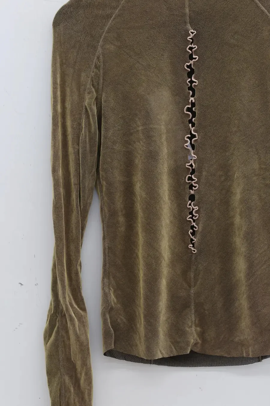 RUI Velvet Cutout Turtleneck RAW23WV02 Khaki Green - Image 5