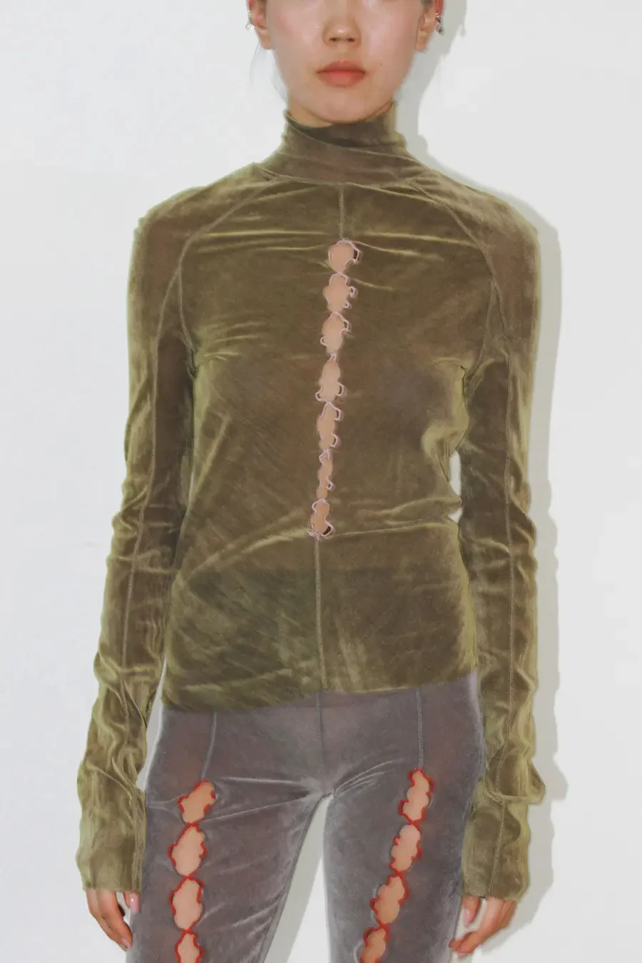 RUI Velvet Cutout Turtleneck RAW23WV02 Khaki Green - Image 8