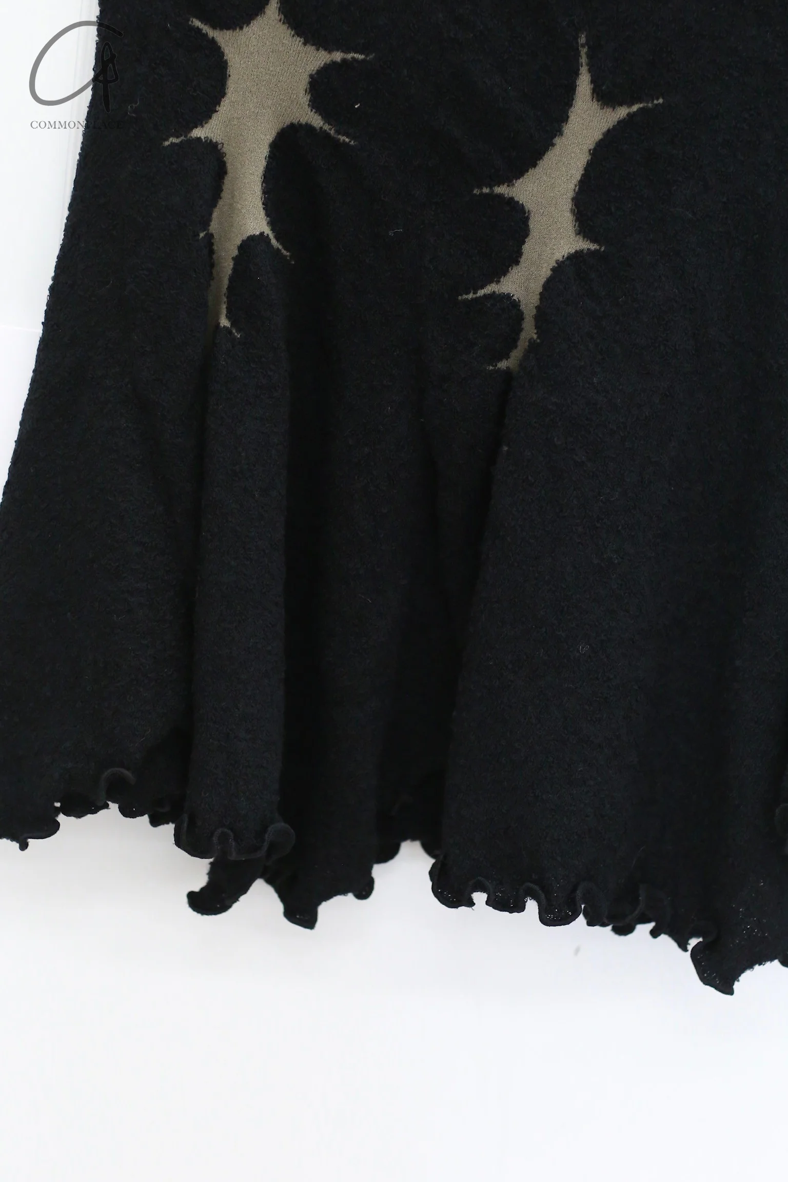 RUI ZHOU 24 autumn and winter thorn intarsia short skirt UI-RAW24KN13-HEI black - Image 3