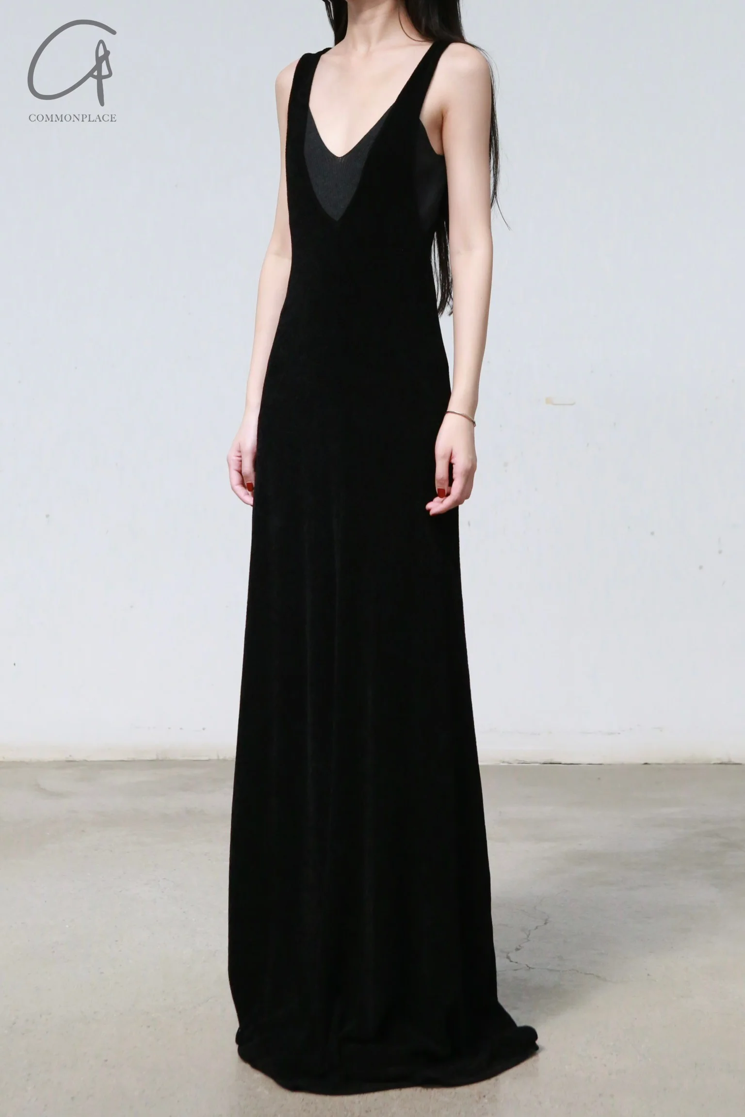 RUOHAN 24 autumn and winter black V-neck knitted long skirt RH-RHKN125AW24-HEI black - Image 2