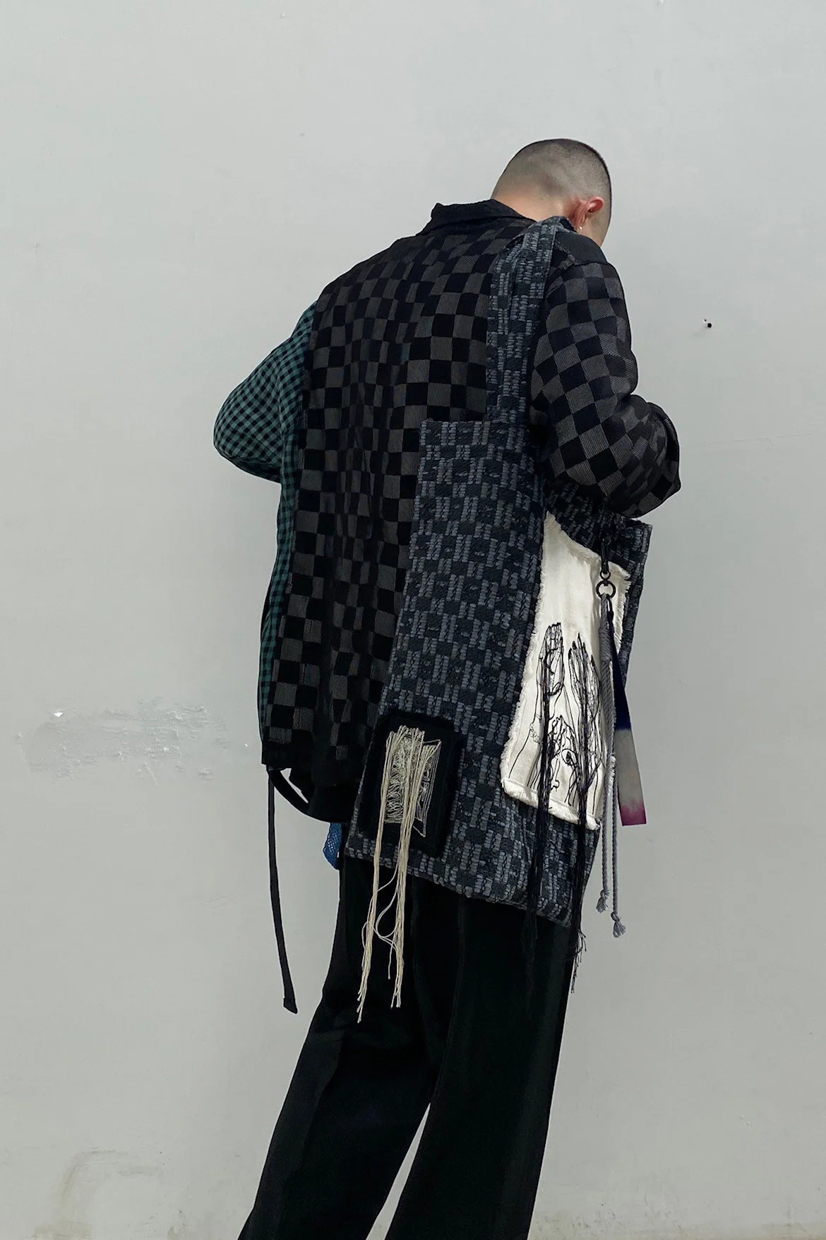 Song for the mute "hands up" handbag 211_TOTEO1E7_LEGOBLU - Image 18