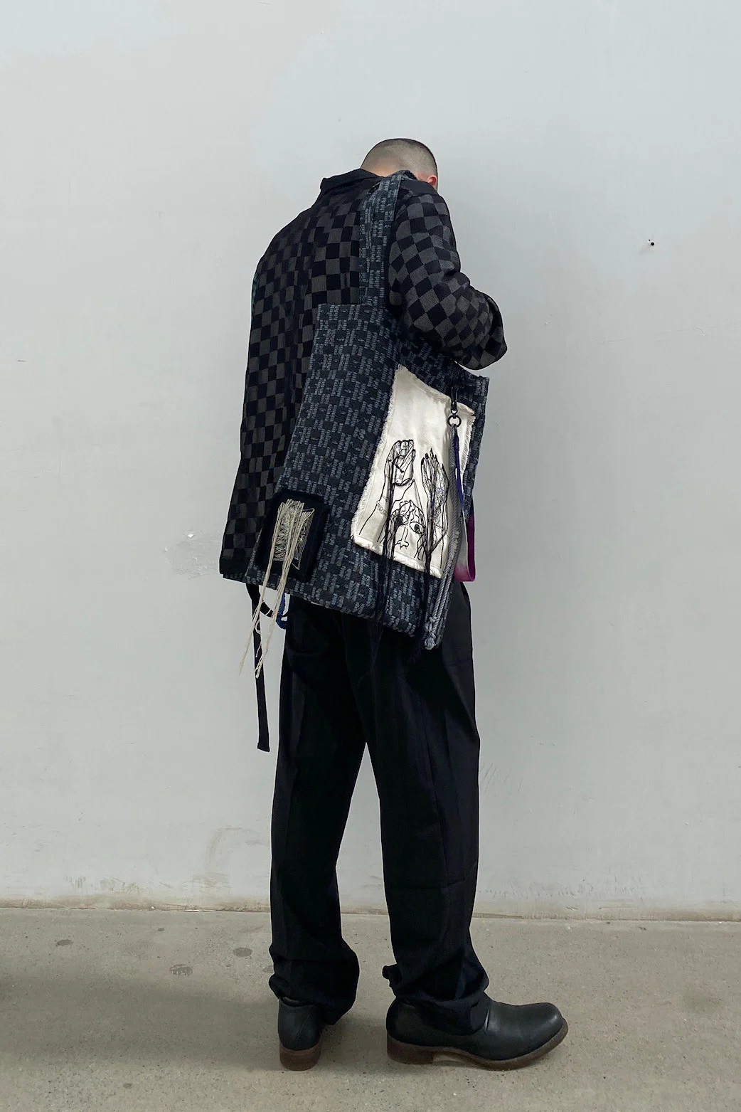 Song for the mute "hands up" handbag 211_TOTEO1E7_LEGOBLU - Image 19