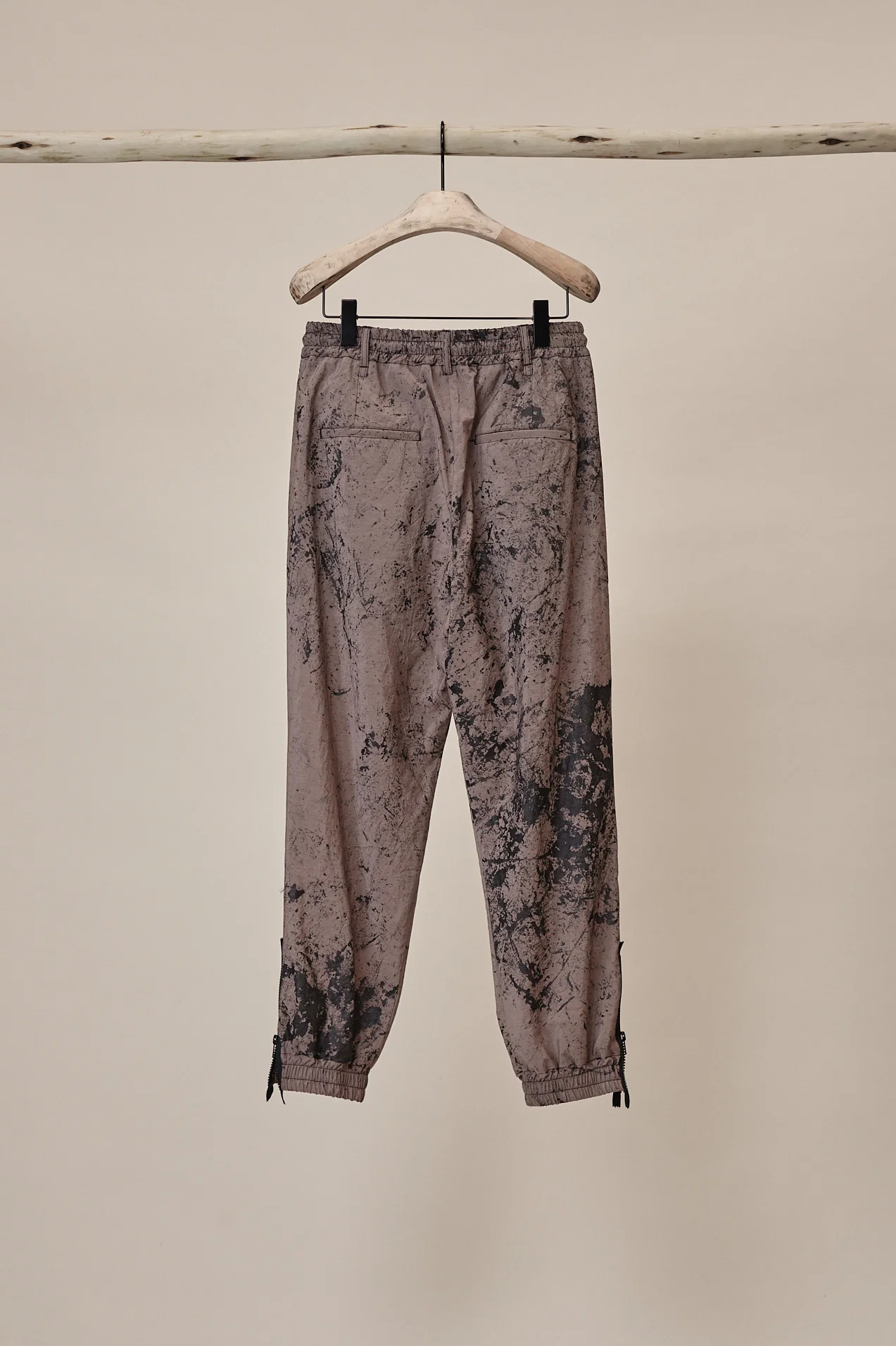 Song for the mute sweatpants 211_MPTO74_LYOCPPL - Image 9