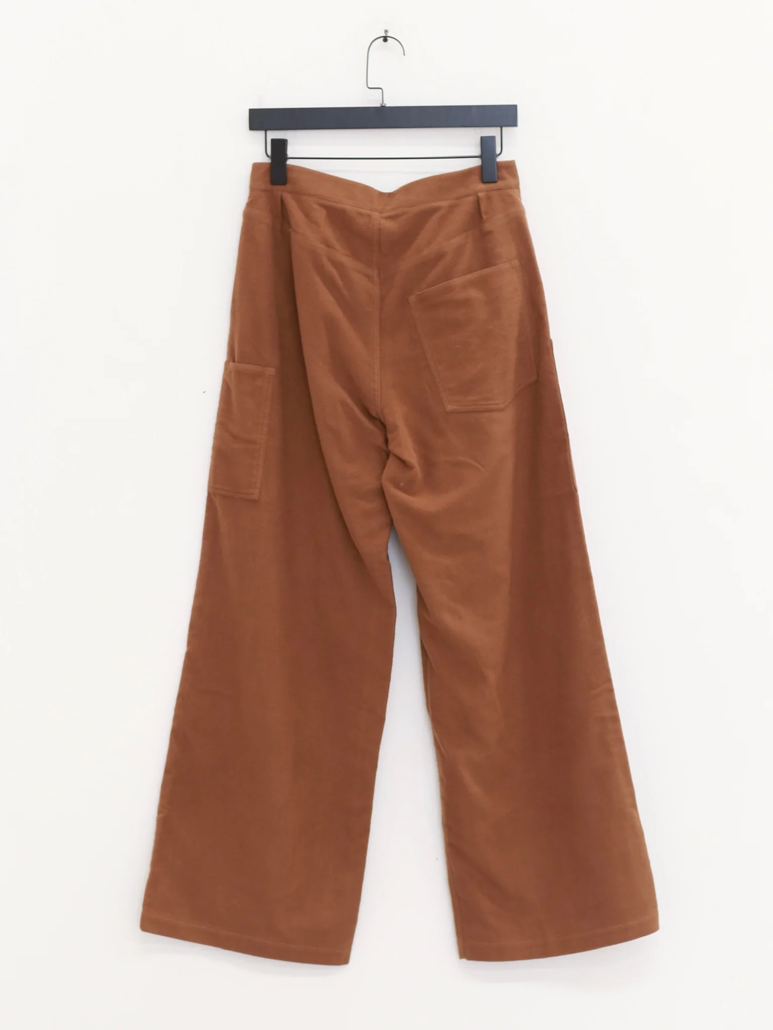 SWAYING 25 Fall/Winter Collection: Cotton Straight-Leg Pants with Fanned-Out Pockets (SW-SW25AW3B22C2S2-KF, Coffee) - Image 4