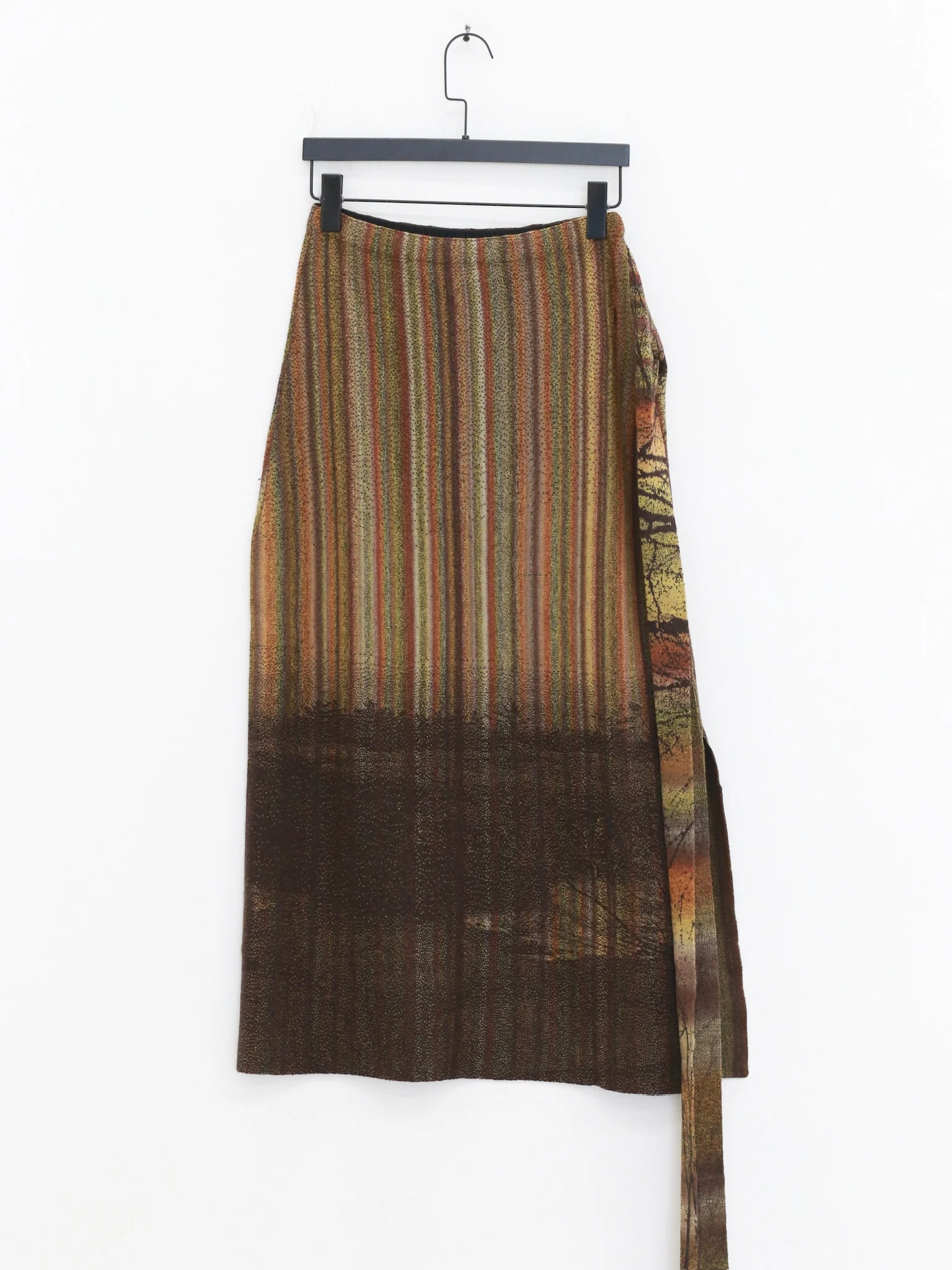 SWAYING 25 Fall/Winter Collection: Woolen A-line skirt with tie-up detail and gradient design SW-SW25AW3B08C1S2-HZ (Yellow-Brown) - Image 5