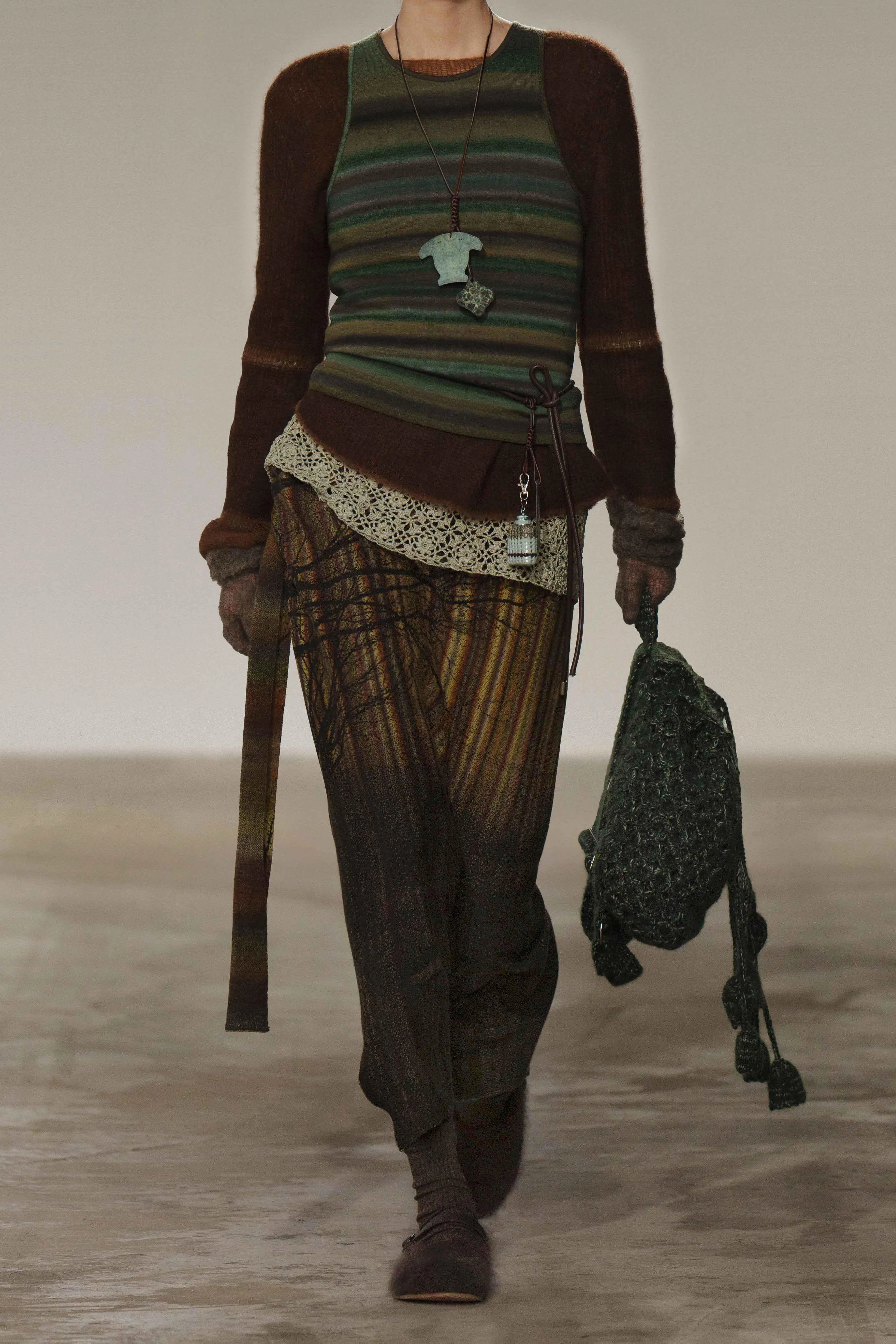 SWAYING 25 Fall/Winter Collection: Woolen A-line skirt with tie-up detail and gradient design SW-SW25AW3B08C1S2-HZ (Yellow-Brown) - Image 6