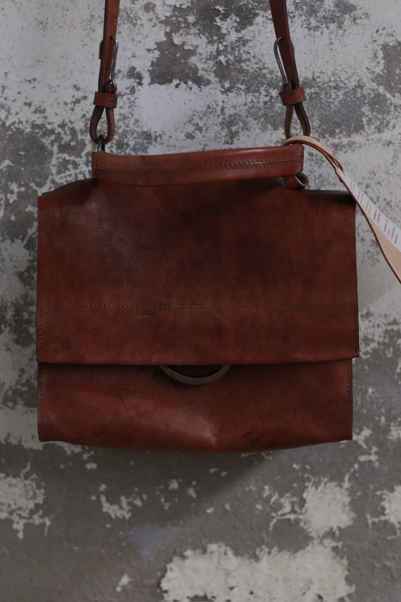 Tagliovivo 25 Spring/Summer Hand-dyed Horse Leather Shoulder Bag SHOULDER S Italy TAG-SHOULDER S-H.D HORSE-Bauxite - Image 2
