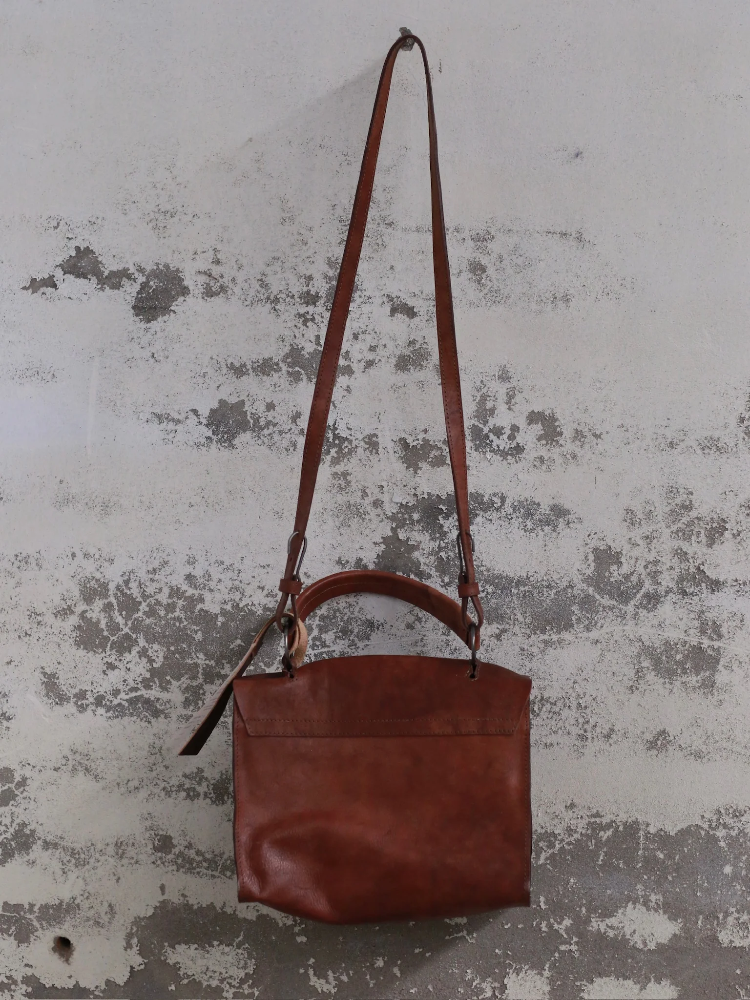 Tagliovivo 25 Spring/Summer Hand-dyed Horse Leather Shoulder Bag SHOULDER S Italy TAG-SHOULDER S-H.D HORSE-Bauxite - Image 4