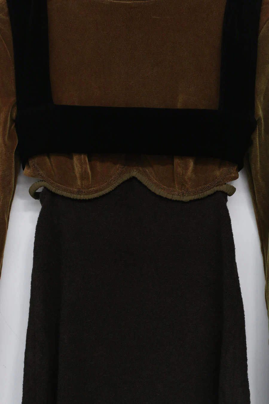 Un Morceau Back Hollow Velvet Turtleneck Top UM212SZ16 - Image 9