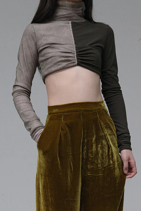 Un Morceau Double Lace Colorblock Turtleneck Short Top UM-UM212SZ11-HFJL Grey/Army Green PUM16