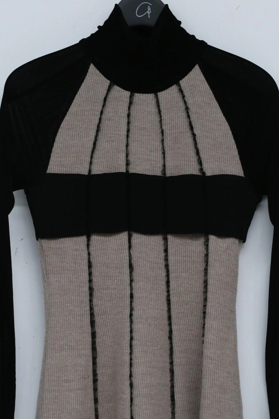 Un Morceau Raglan High Neck and Chest Stitching Dress UM212LS11 Nude Pink/Black PUM12 - Image 11