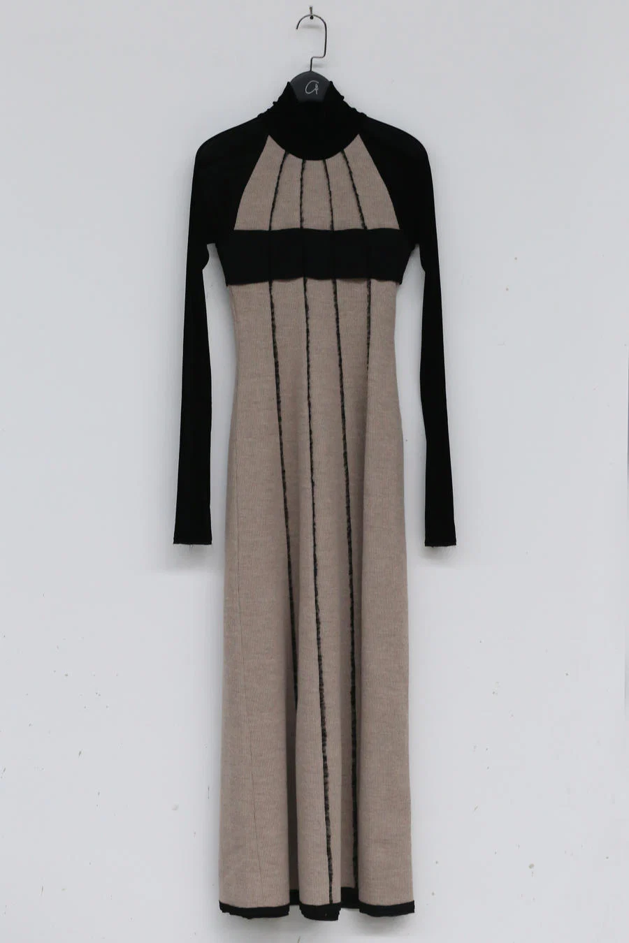 Un Morceau Raglan High Neck and Chest Stitching Dress UM212LS11 Nude Pink/Black PUM12 - Image 9