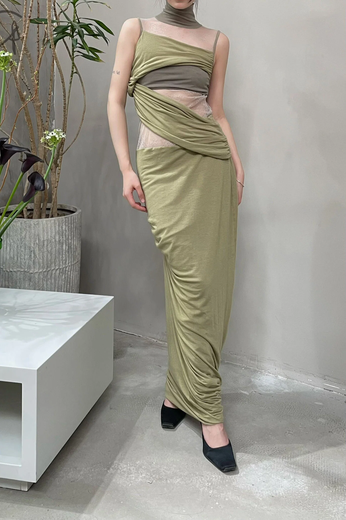 Un Morceau Skin Friendly Wool Stand Cut Turtleneck Sleeveless Dress AW22 UM222LS14 Green PUM33 - Image 5